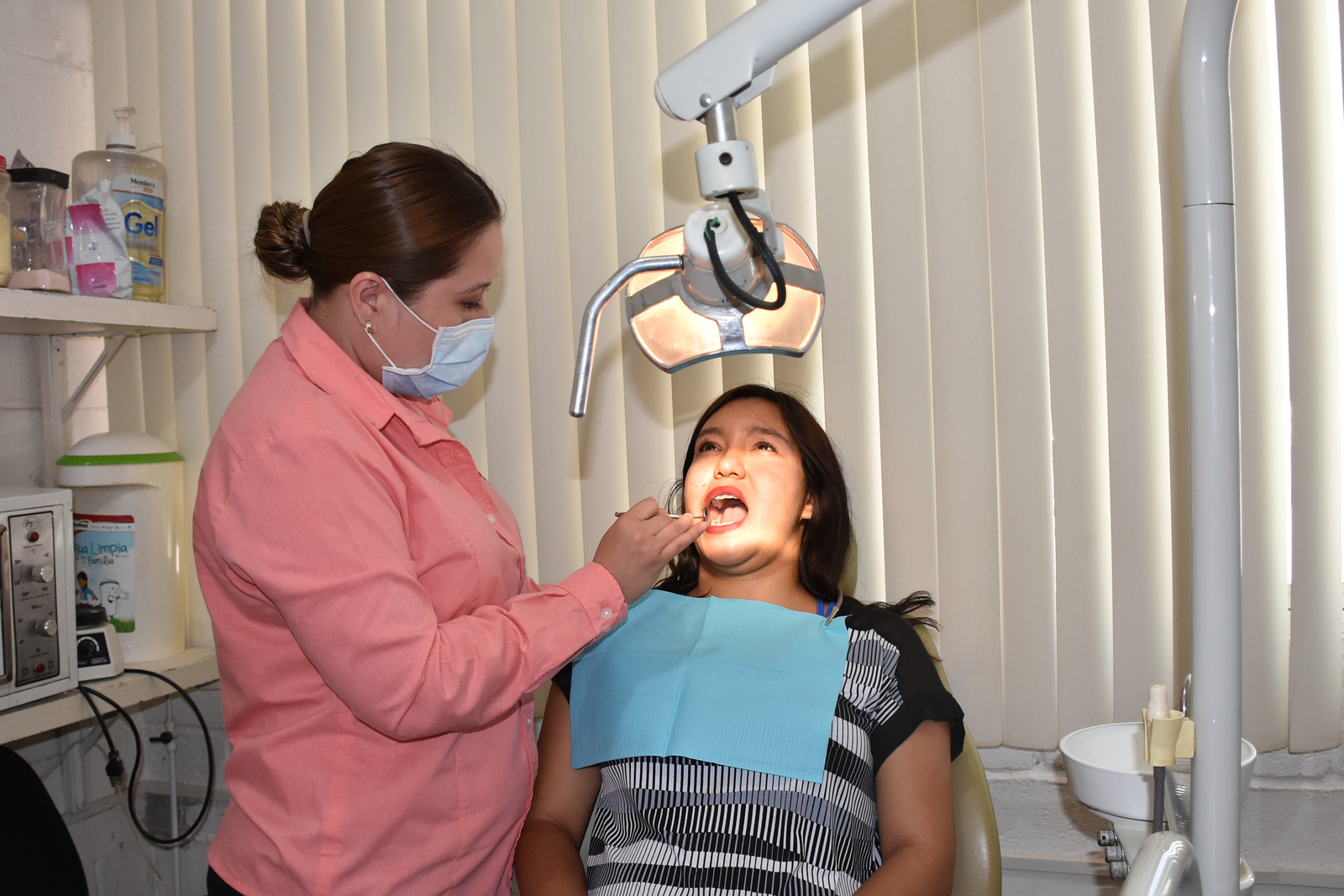 El DIF brinda servicios de consulta médica dental. (EL SIGLO DE TORREÓN)