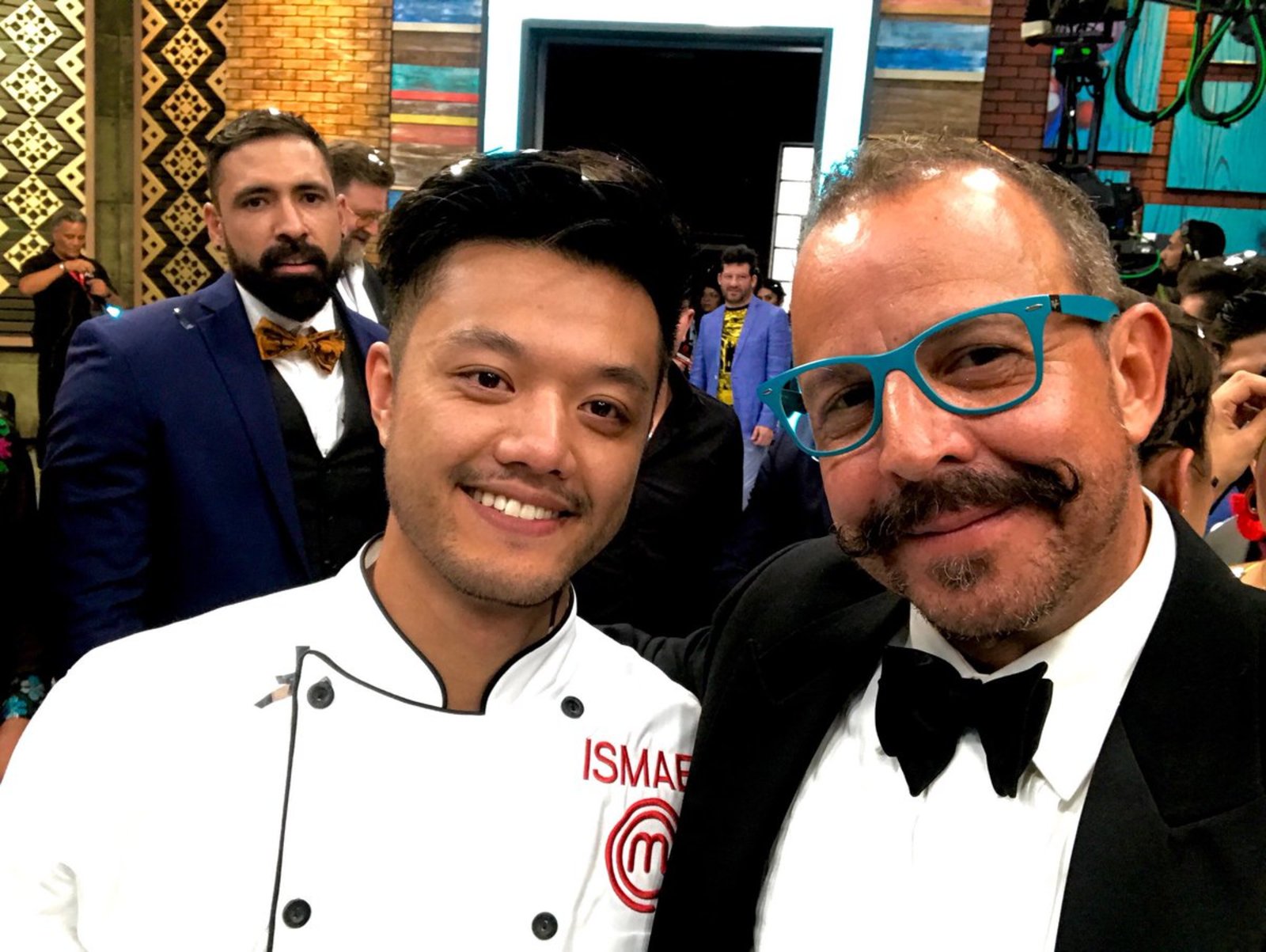 Contentos. El chef Benito Molina publicó una fotografía donde aparece con el ganador Ismael Zhu Li. (ESPECIAL)
