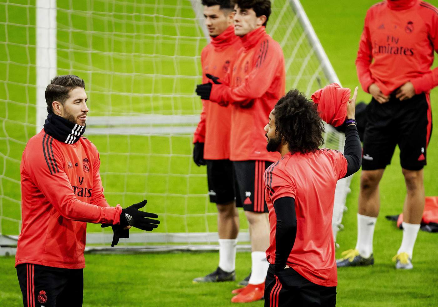 El capitán del Real Madrid, Sergio Ramos, durante la sesión de entrenamiento en el Johan Cruijff Arena de Ámsterdam.
