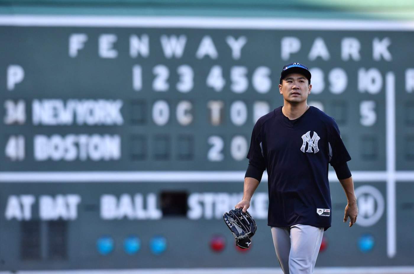 El lanzador de los Yankees, Masahiro Tanaka, se lesionó la temporada pasada al correr las bases en un juego ante los Mets. (Especial)