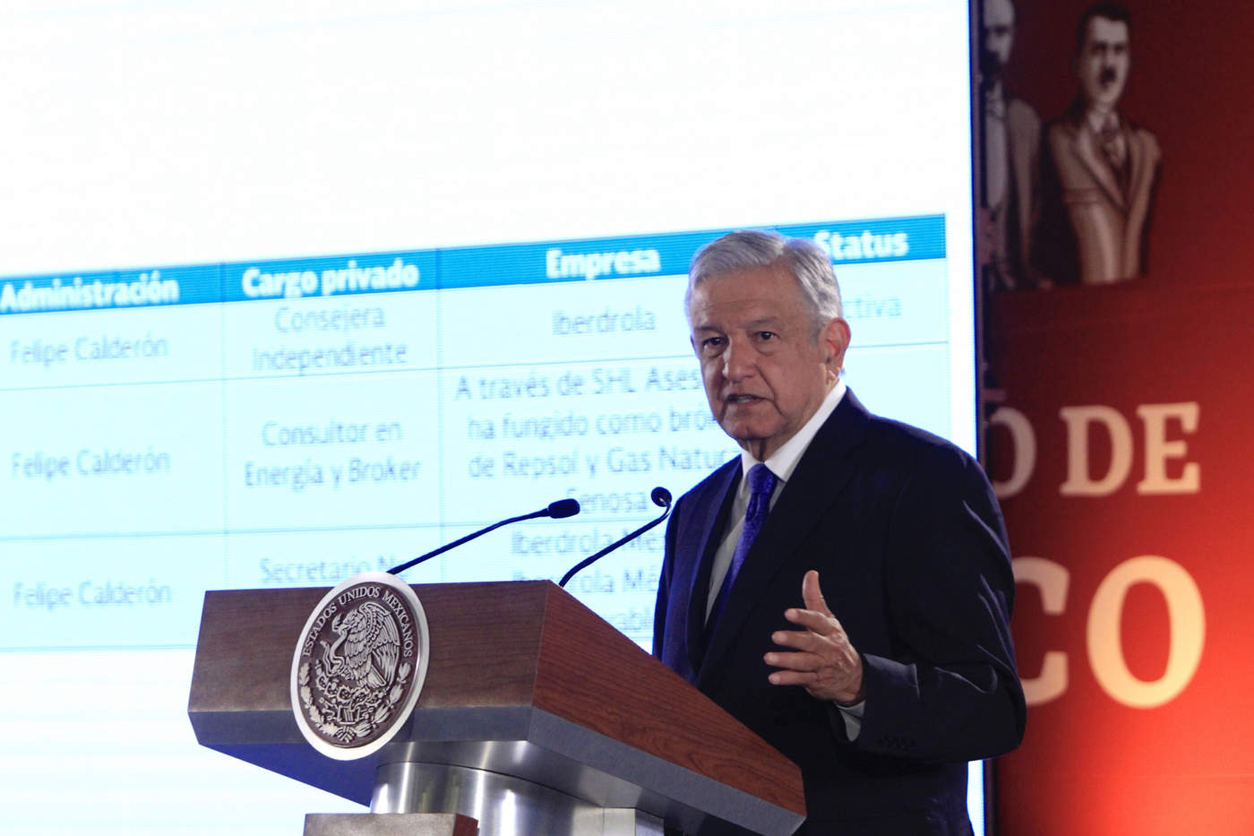 En una entrevista radiofónica, García Alcocer mencionó que la CRE aprobó las bases de la licitación de estos contratos y las tarifas máximas, mientras que de la licitación y firma del contrato se encargó la CFE. (NOTIMEX)