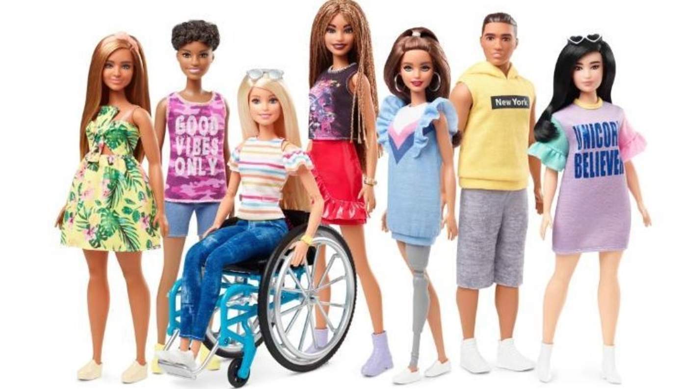 Lanzan nueva Barbie en silla de ruedas y con prótesis
