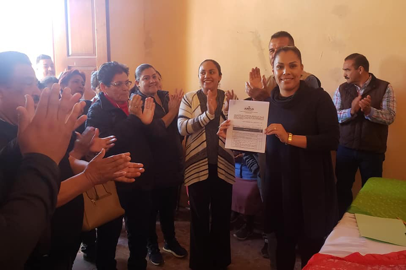 La alcaldesa Judith Marmolejo de la Cruz buscará la reeleción a su puesto a través del PRI, durante el martes realizó su solicitud oficial  de registro para la contienda interna en Mapimí. (EL SIGLO DE TORREÓN)