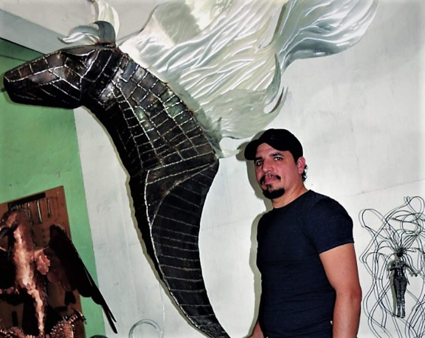Trayectoria. José Luis Ponce lleva cinco años como escultor y hasta la fecha suma seis colecciones que ha mostrado en varios lugares. (ESPECIAL)