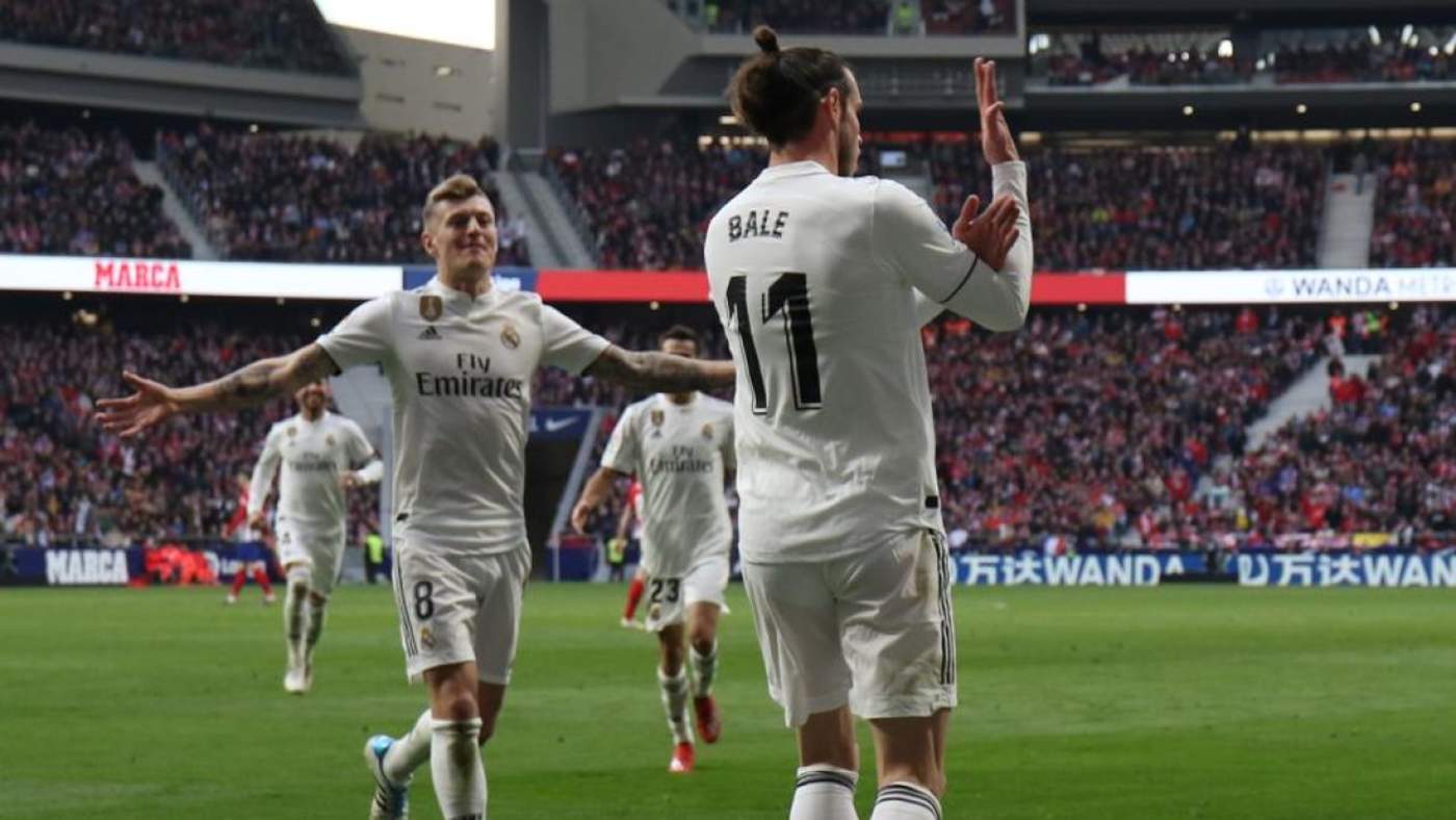 Bale dio la impresión de haber hecho un corte de mangas, un gesto que es considerado como soez en España. (Especial)