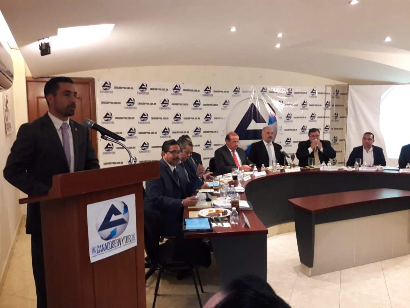 Luis Jorge Cerda Serna, presidente entrante de la Cámara Nacional de Comercio de Torreón, dijo que uno de sus principales objetivos es trabajar con socios en forma unida dentro del sector comercio. (EL SIGLO DE TORREÓN)