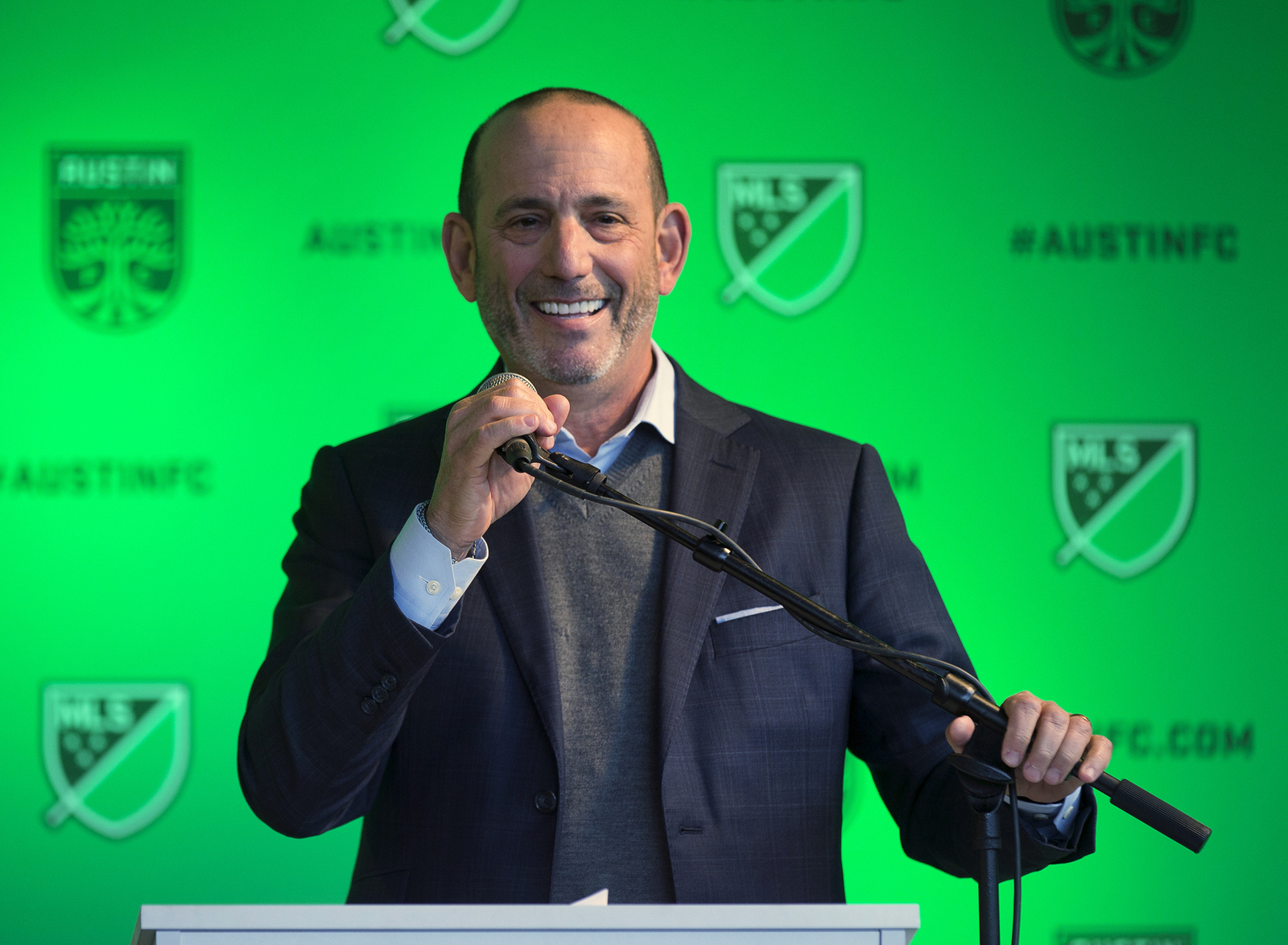 El comisionado de la MLS Don Garber anuncia que Sustoin será una franquicia de expansión para la campaña del 2021. (AP)