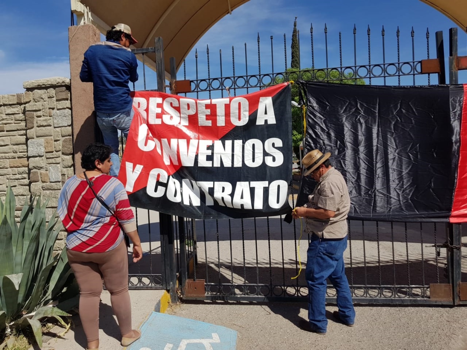 A diferencia del Sindicato Académico de la Narro, trabajadores administrativos de esta institución decidieron irse a huelga. (EL SIGLO DE TORREÓN) 