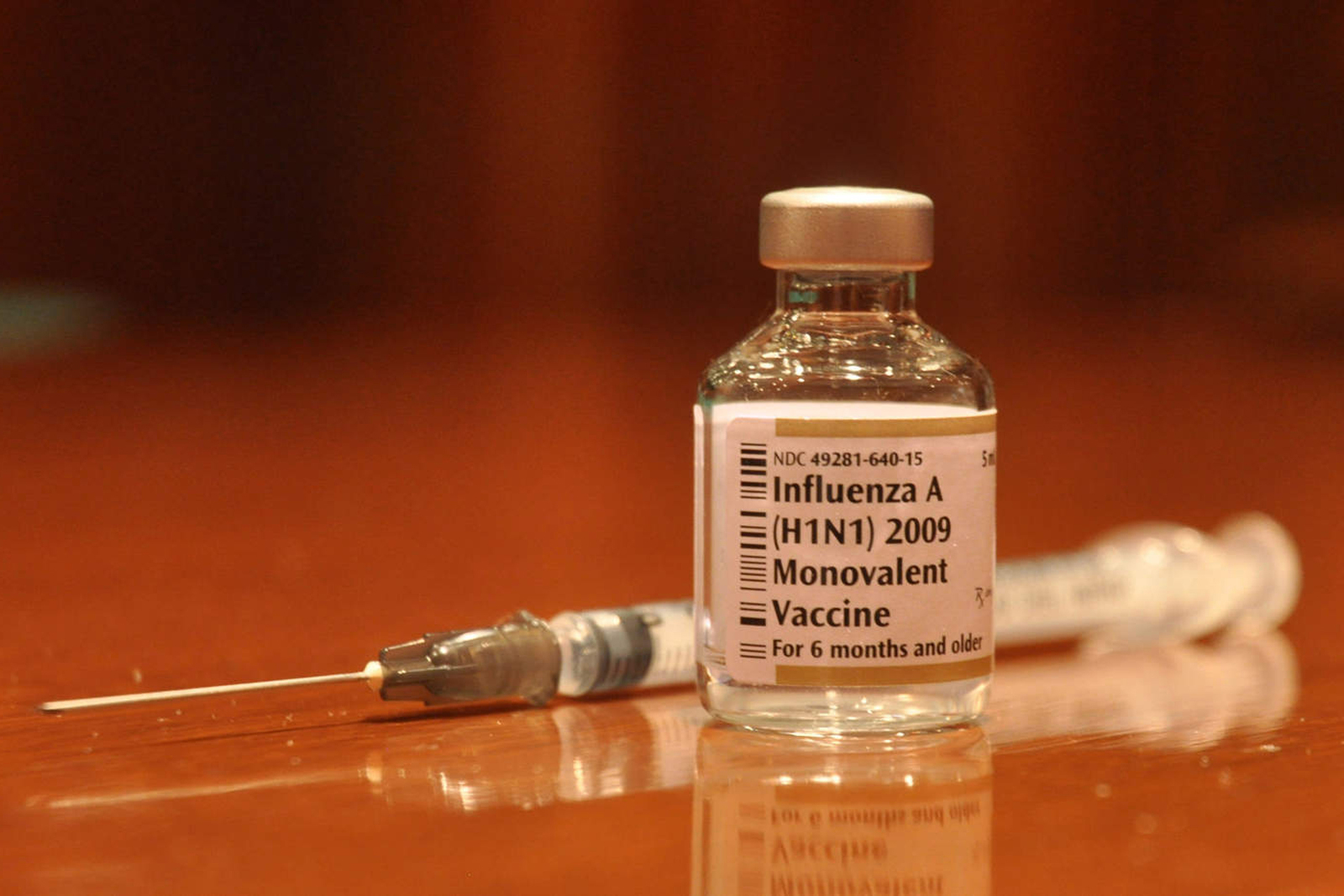 Uno de los métodos más eficaces para evitar la influenza es aplicarse la vacuna en centros de salud e instituciones médicas.