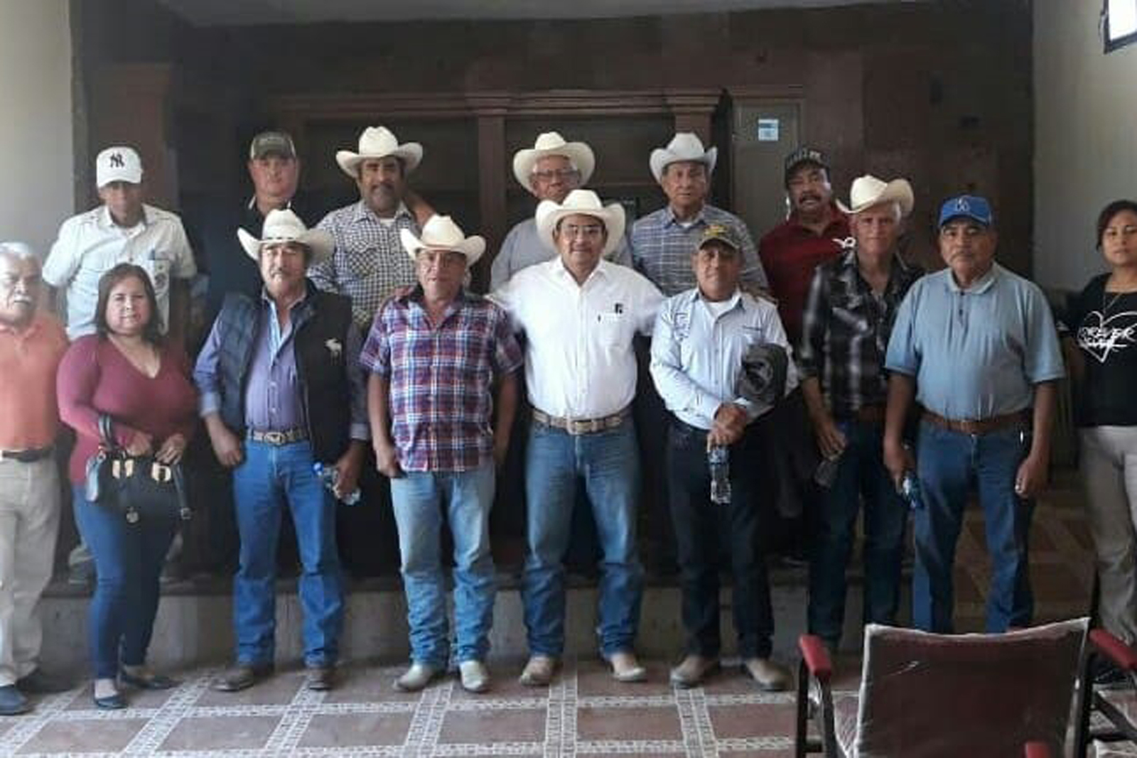 Representantes de los diferentes ejidos de Lerdo, se reunieron ayer para acordar hacer un viaje a El Salto y acompañar al presidente López Obrador en el evento Sembrando Vidas.