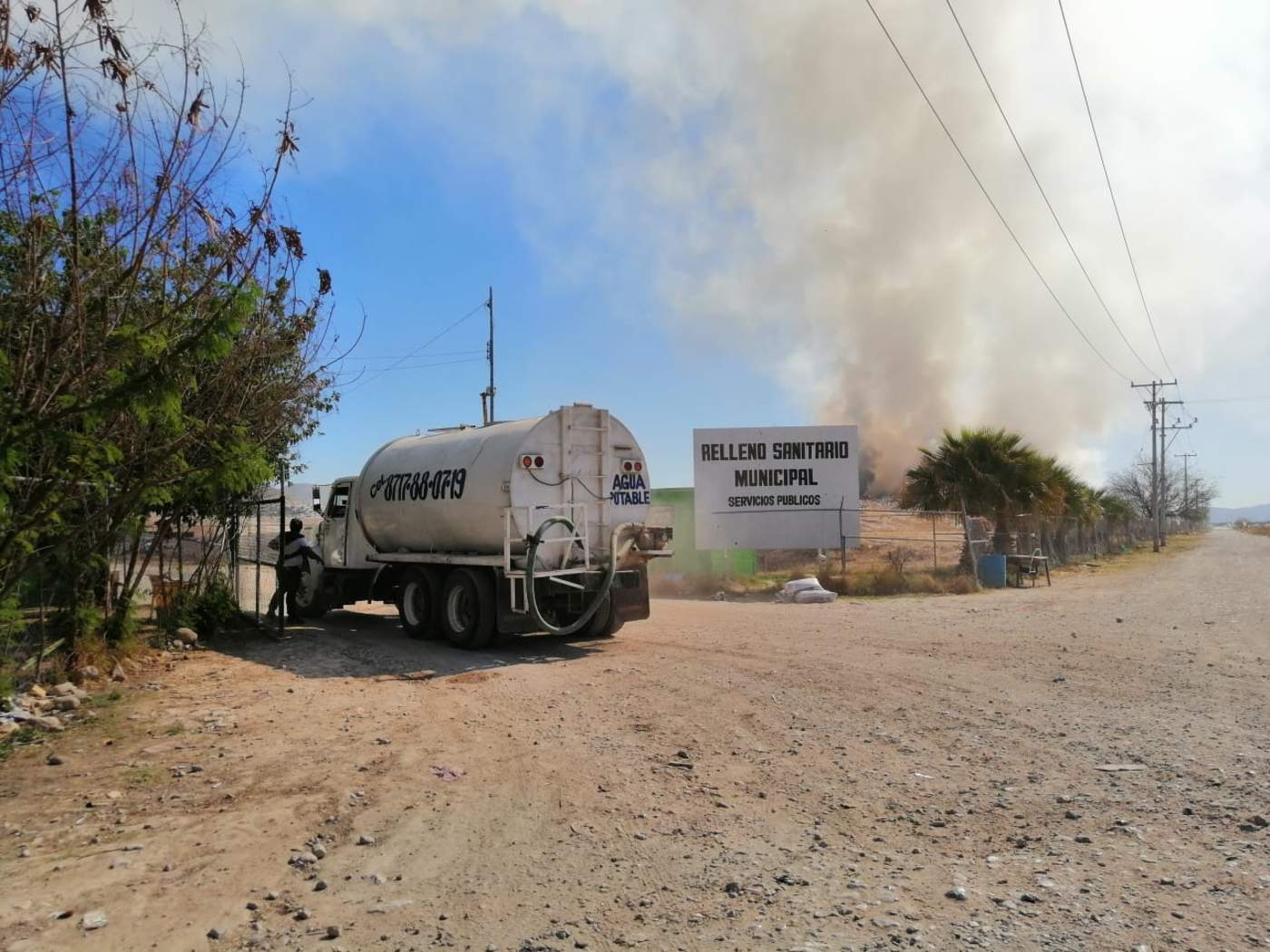 Se registra incendio en relleno sanitario de Gómez Palacio
