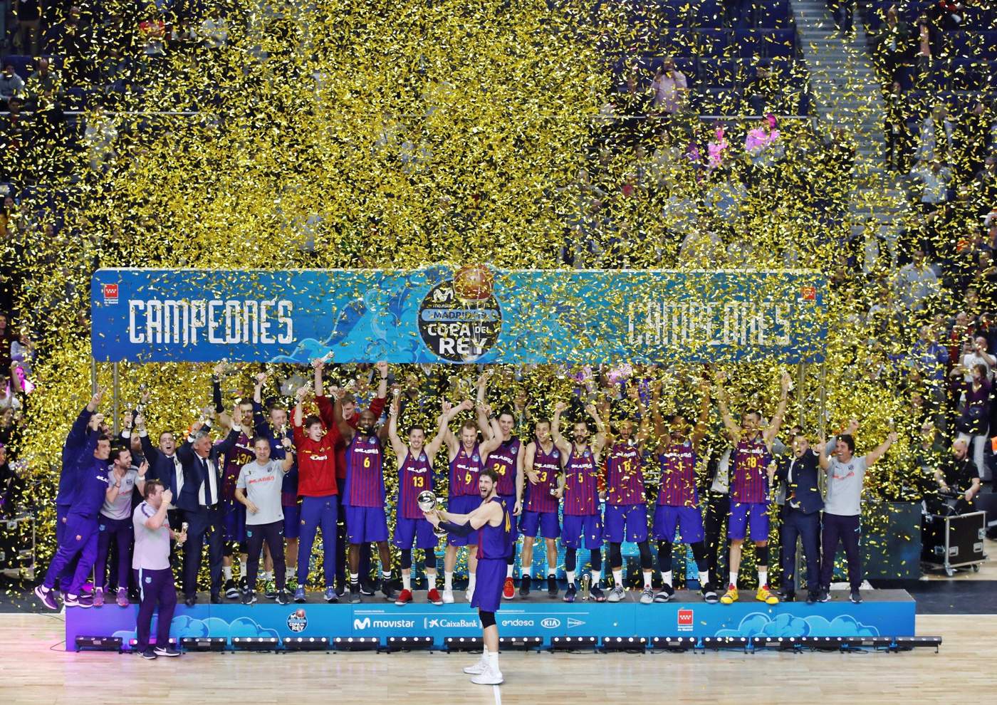 En un dramático encuentro, Barcelona se impuso 94-93 en tiempo extra al Real Madrid en la final de la Copa del Rey.