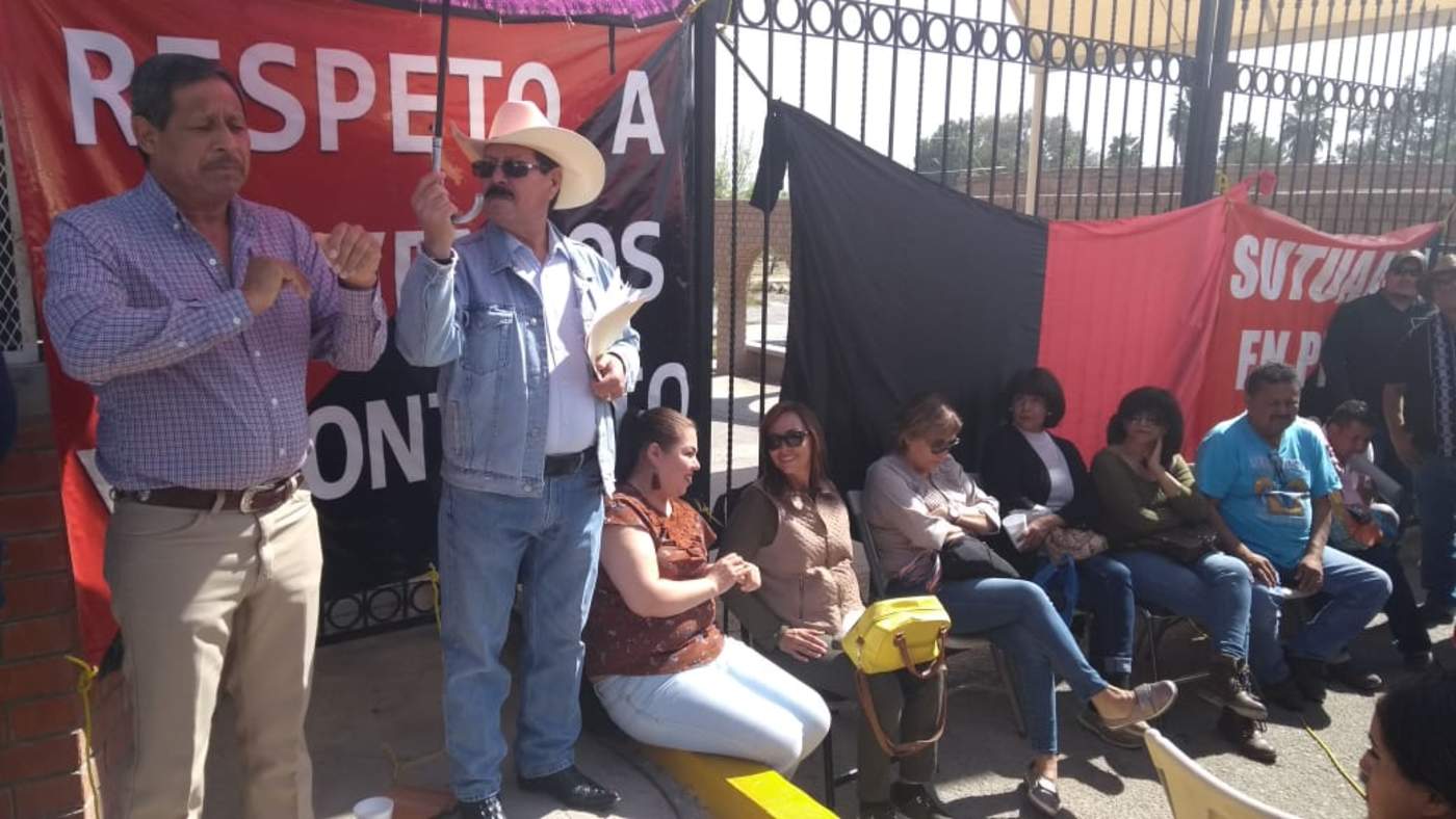 Gustavo Lara estuvo hoy en la unidad Torreón para detallar las condiciones de la huelga. (EL SIGLO DE TORREÓN) 