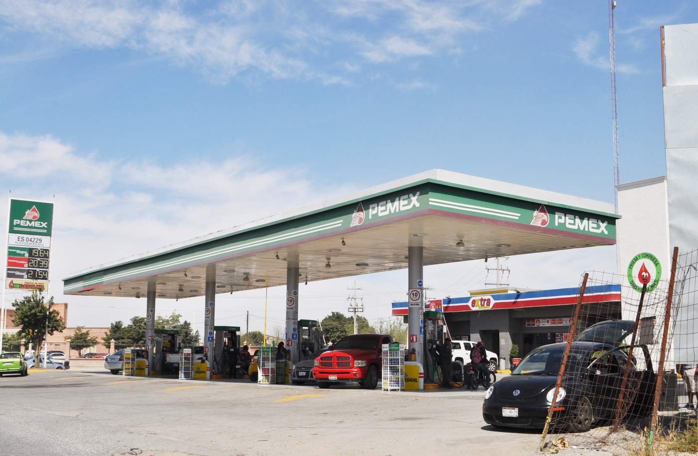 Ya se regulariza el abasto de gasolina en estaciones de Torreón. (FABIOLA P. CANEDO) 