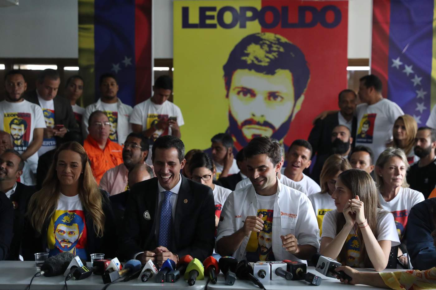 VP, que encabeza nuevamente la presión contra Maduro a través del jefe del Parlamento, Juan Guaidó, ofreció una rueda de prensa para conmemorar como una fecha de 'resistencia' este día en el que hace cinco años fue arrestado López, quien está en prisión domiciliaria desde mediados de 2017. (EFE)