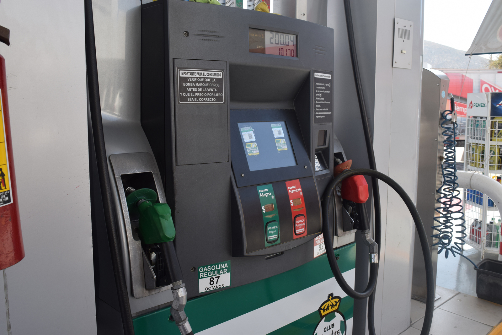 Gasolineras cumplen 3 semanas sin 'Premium'