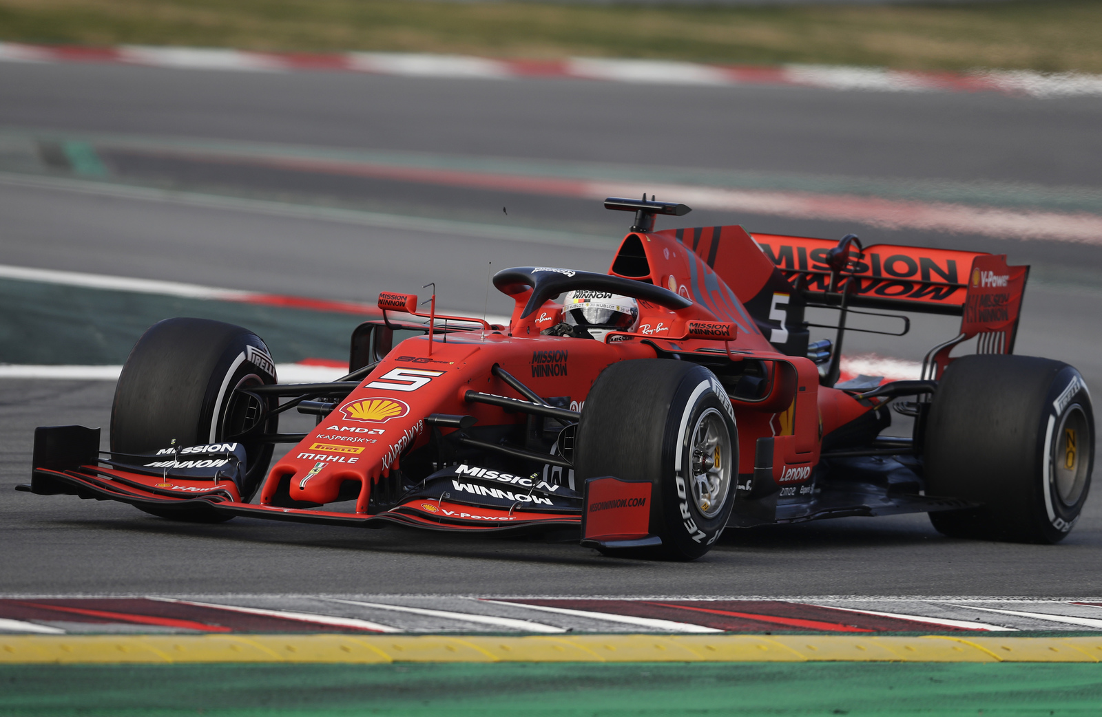Vettel, el más rápido en primeros ensayos