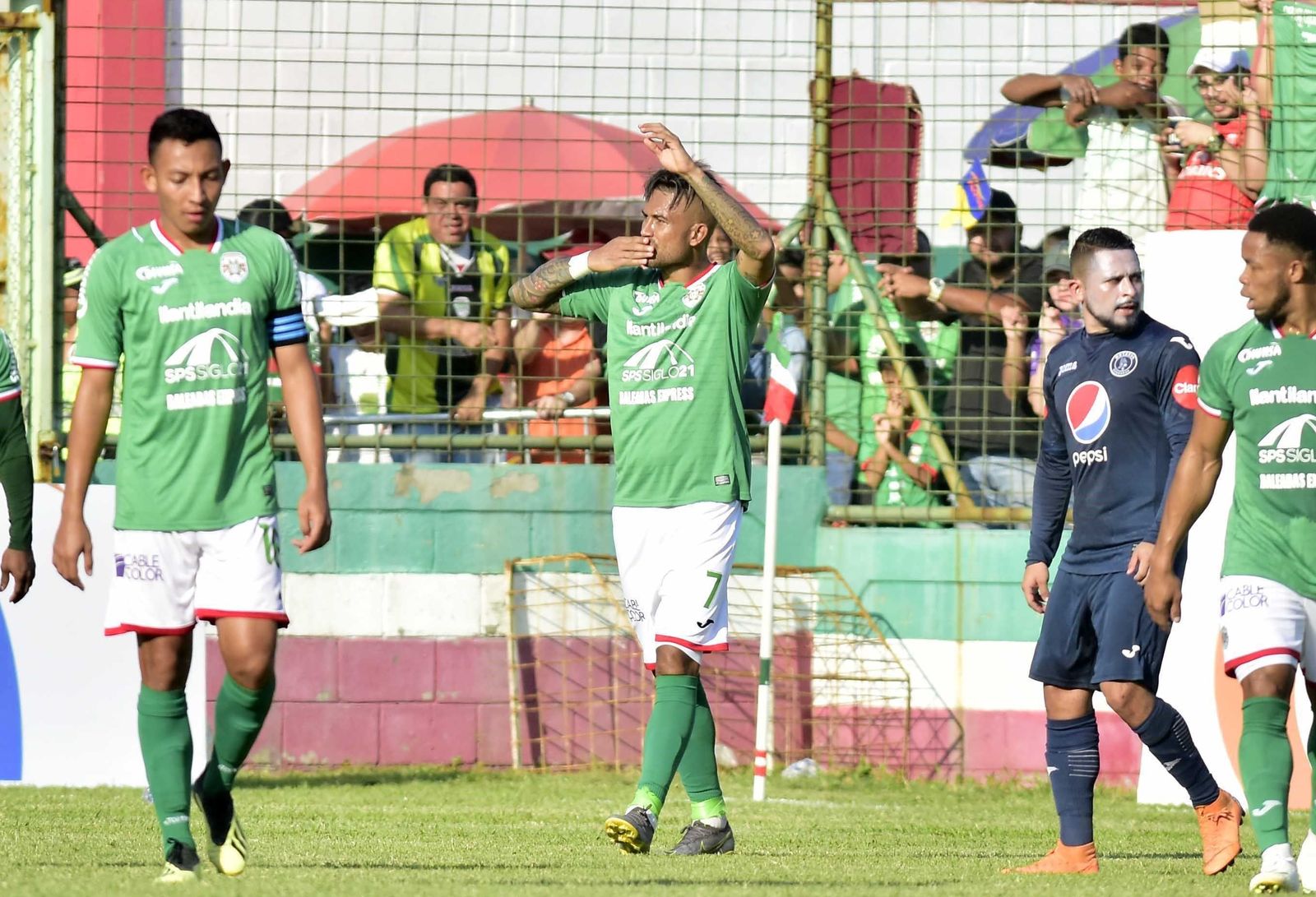 El Marathón lidera con 17 puntos la clasificación del torneo Clausura de Honduras al cabo de la séptima jornada.