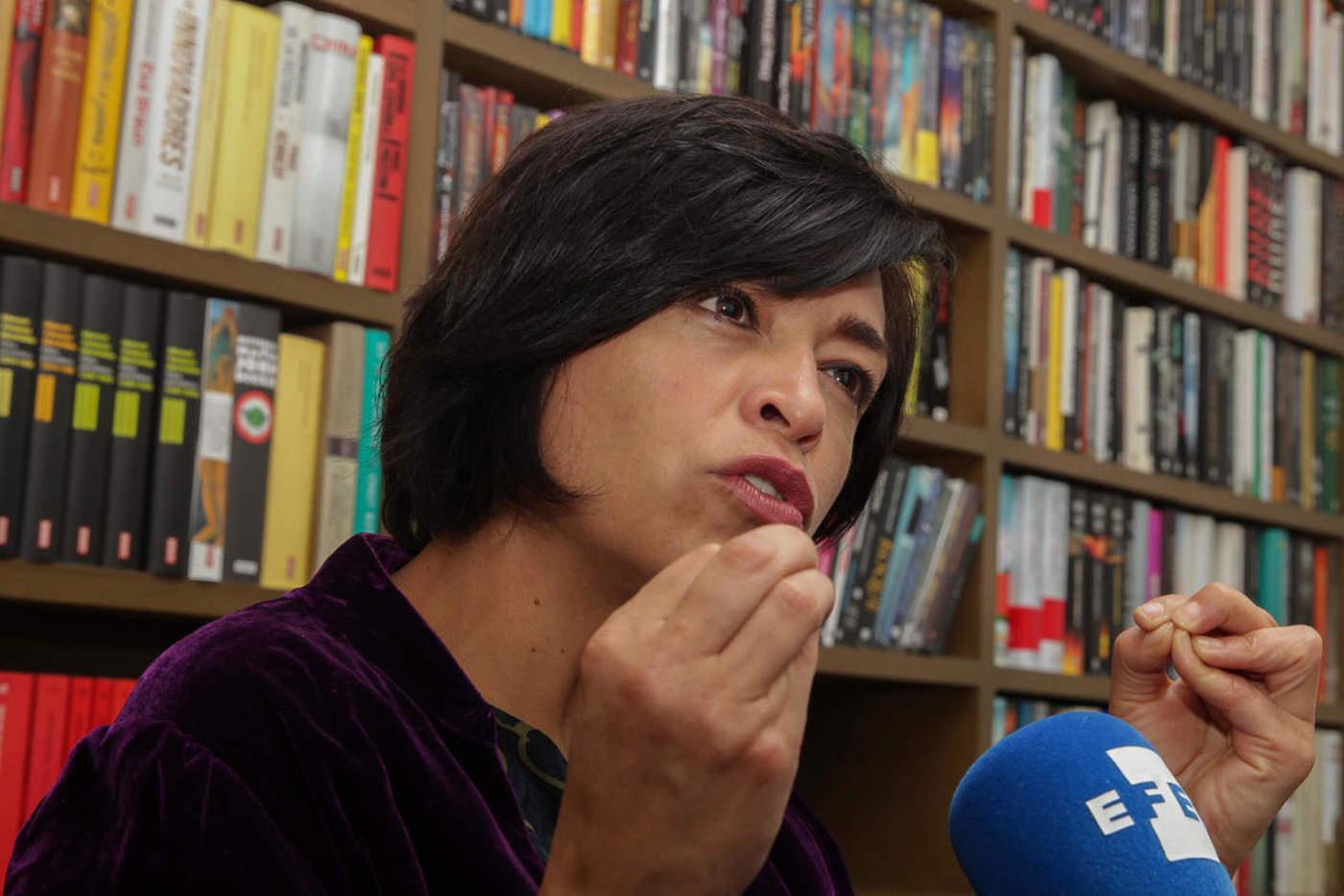 La periodista mexicana Anabel Hernández recibió hoy el premio 'Freedom Of Speech' de la televisión internacional Deutsche Welle (DW) por su compromiso con la libertad de expresión, informó esa cadena del ente público alemán. (ARCHIVO)