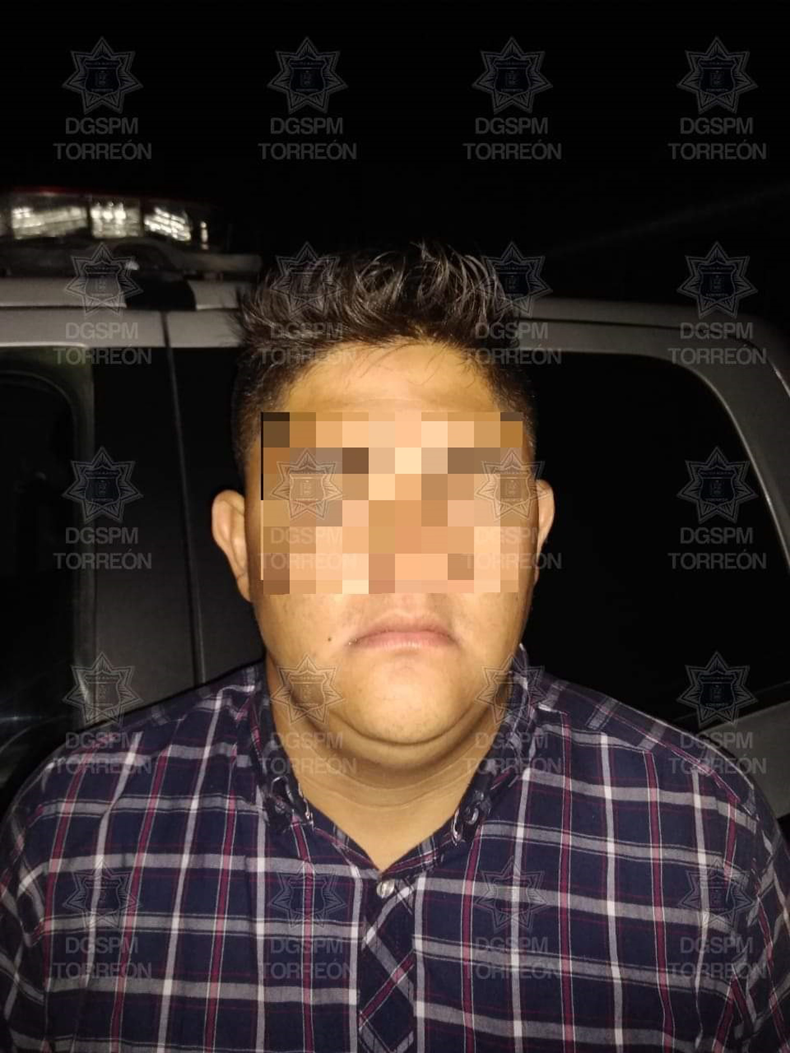 Fue detenido luego de amenazar a elementos de la Dirección de Seguridad Publica de la ciudad de Torreón. (ESPECIAL) 