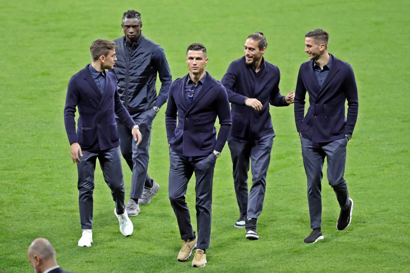 De izquierda a derecha, los jugadores de la Juventus, Paulo Dybala, Moise Kean, Cristiano Ronaldo, Martín Cáceres y Federico Bernardeschi, en el Wanda Metropolitano.