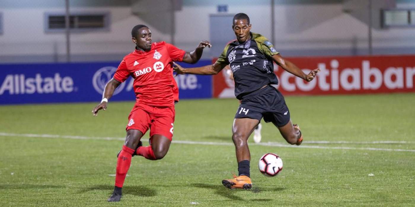 Abdiel Ayarza, del Atlético Independiente de Panamá, anotó el primer gol en la paliza 4-0 al Toronto FC canadiense. (Especial)