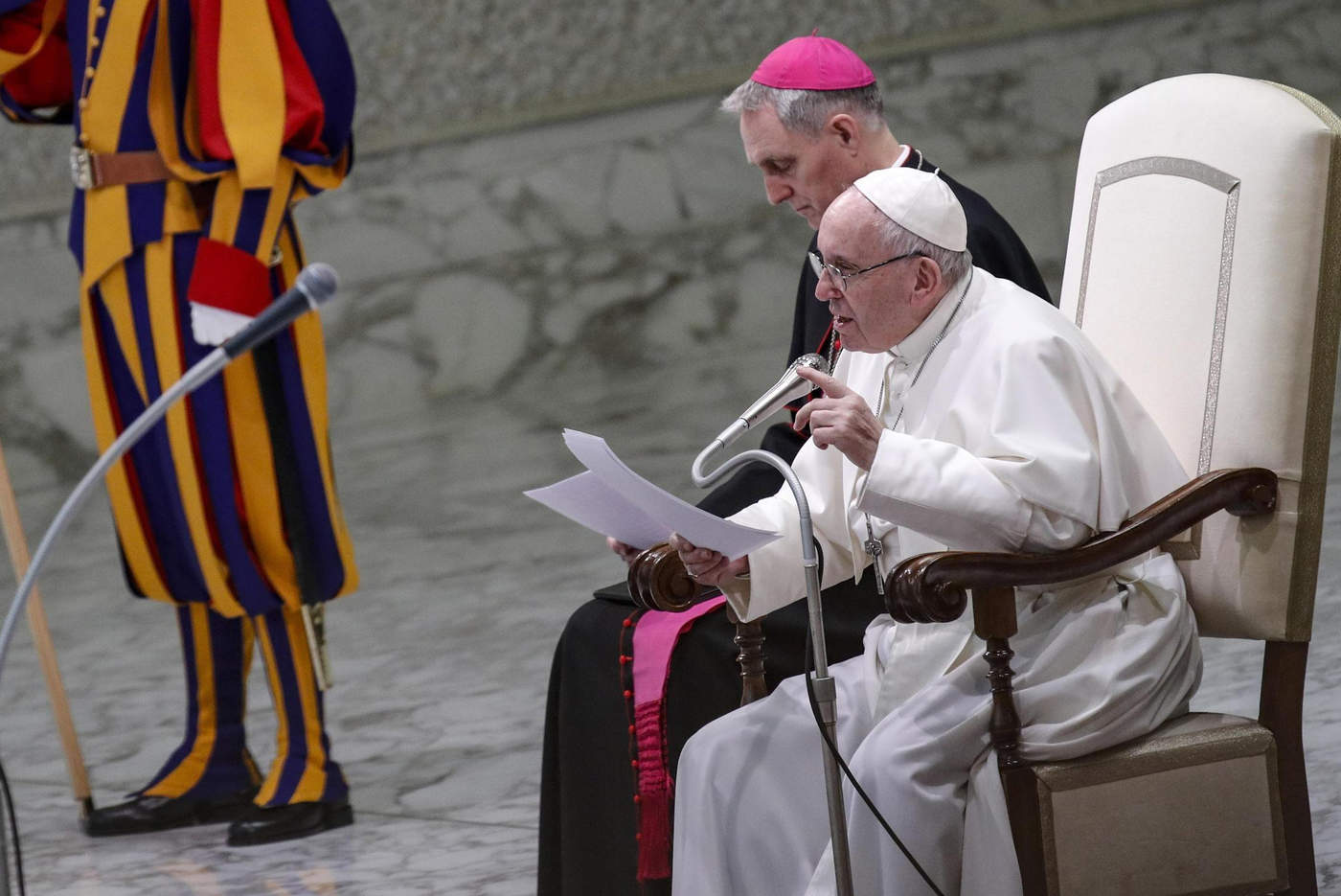 Quien acusa a la Iglesia 'es amigo del diablo', advierte el Papa Francisco