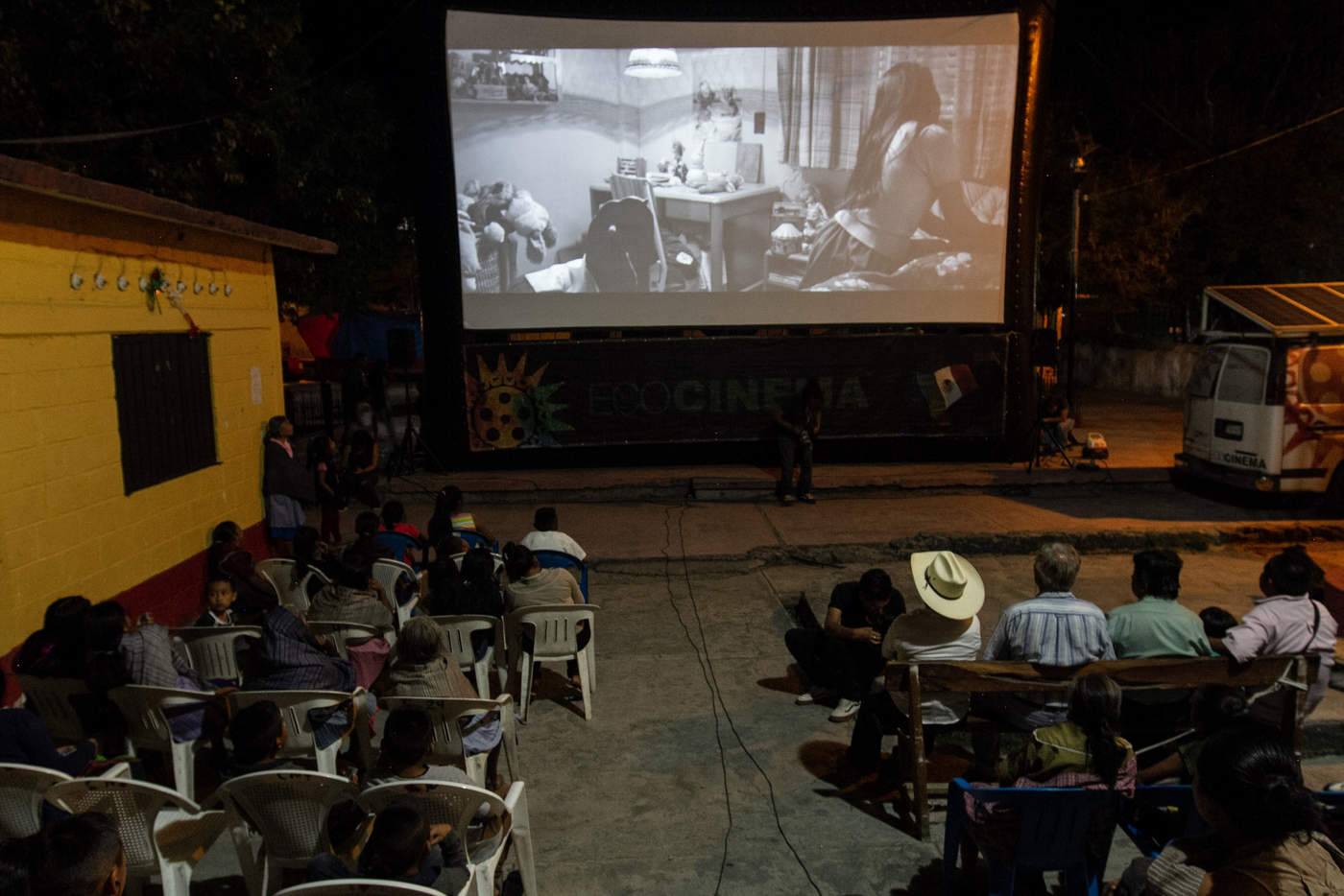 La comunidad indígena de Cuentepec tuvo  la oportunidad de ver la proyección de la película Roma en lengua náhuatl. (NOTIMEX) 