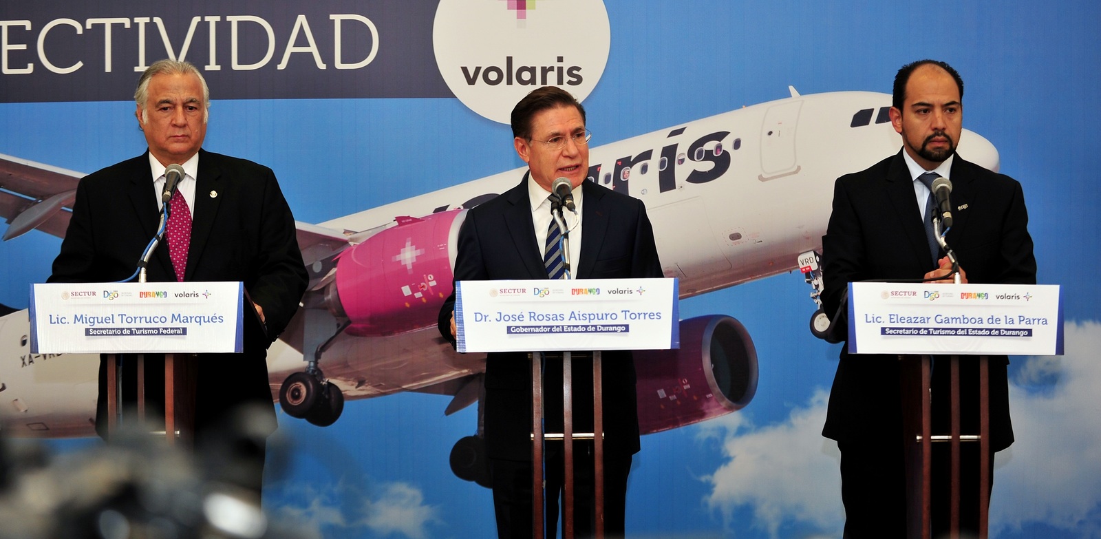 El gobernador de Durango realizó la presentación de 3 nuevas rutas de Volaris y otros proyectos para revitalizar el turismo.