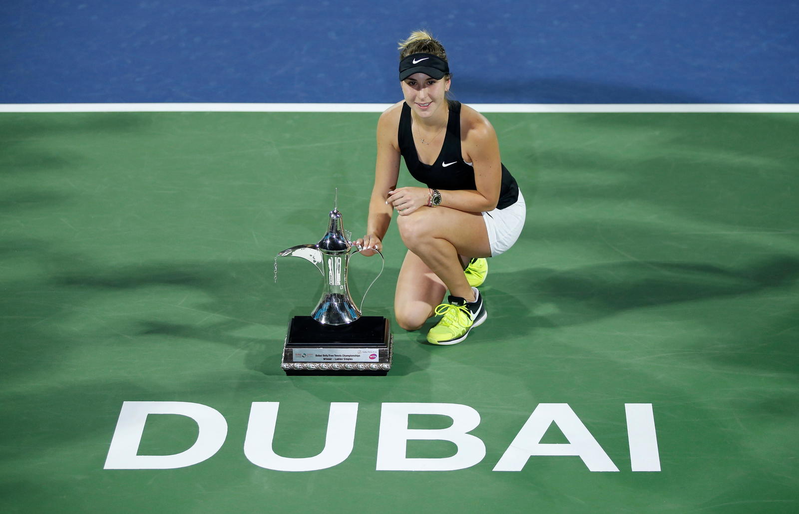 Belinda Bencic se impuso 6-3, 1-6, 6-2 a Petra Kvitova en la final del torneo de Dubái, logrando su primer título desde 2015.