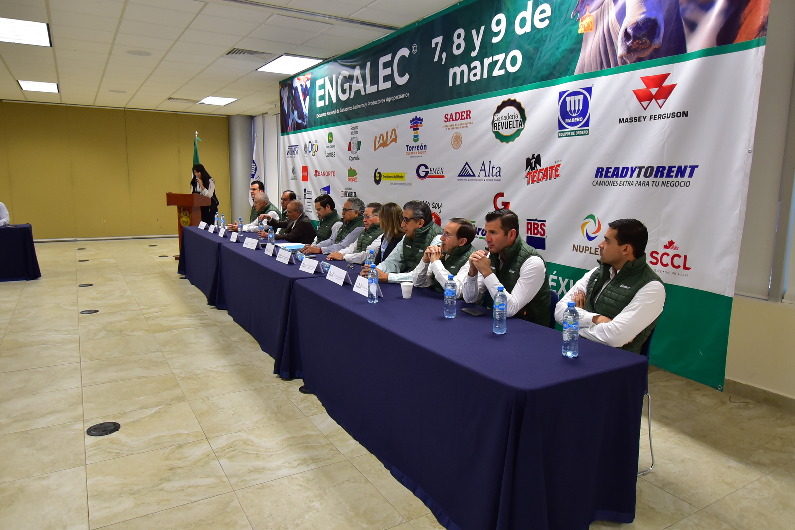 Ayer se llevó a cabo una rueda de prensa para informar los pormenores de la edición 27 del Encuentro Nacional Lechero. (EL SIGLO DE TORREÓN/ERNESTO RAMÍREZ)