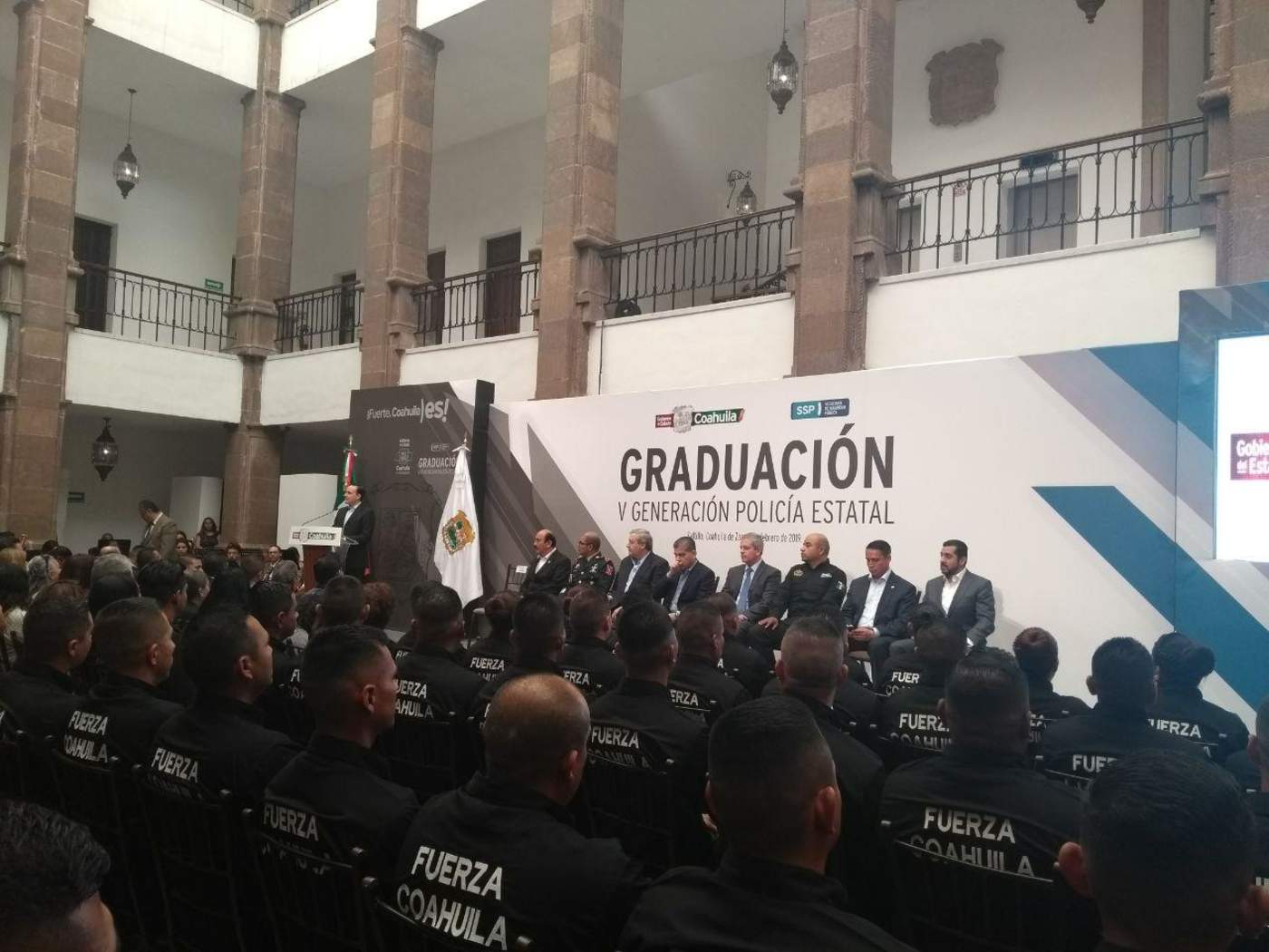 La ceremonia de graduación se llevó a cabo a las 10 de la mañana en las instalaciones del Palacio de Gobierno en Saltillo. (EL SIGLO COAHUILA)