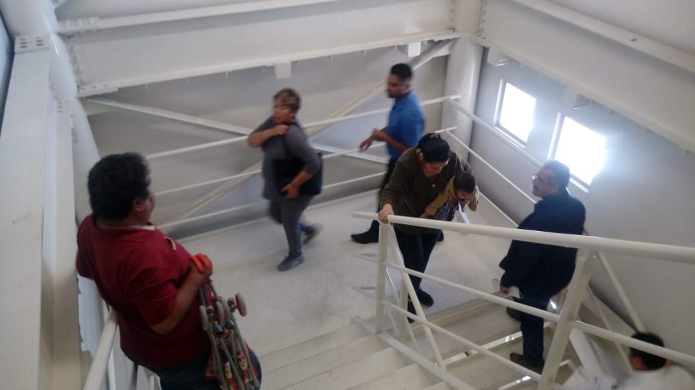 Los cinco elevadores con los que cuenta la Presidencia Municipal de Torreón se quedaron sin servicio. (FERNANDO COMPEÁN)