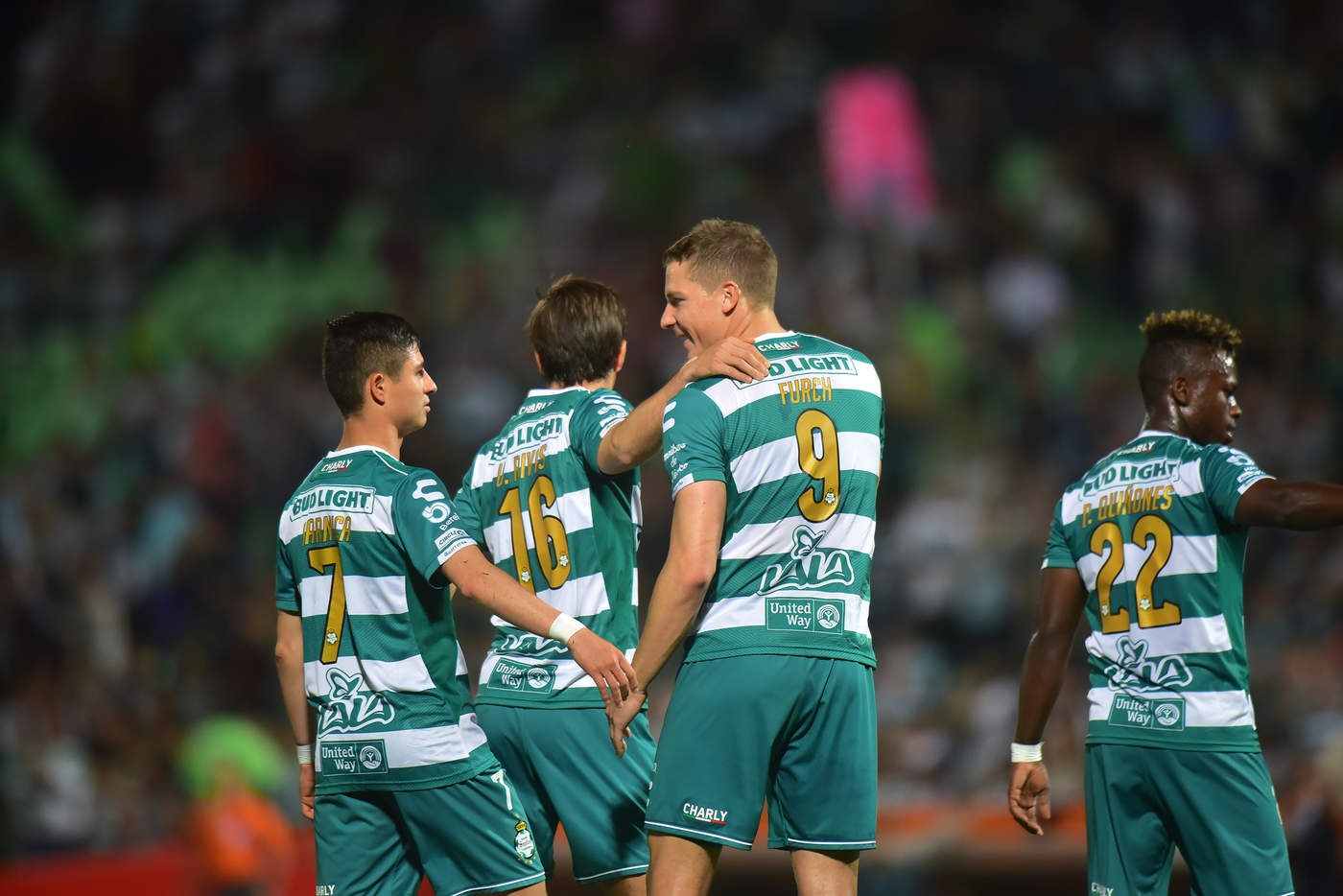 Santos vuelve a golear al Marathón y avanza en Concachampions