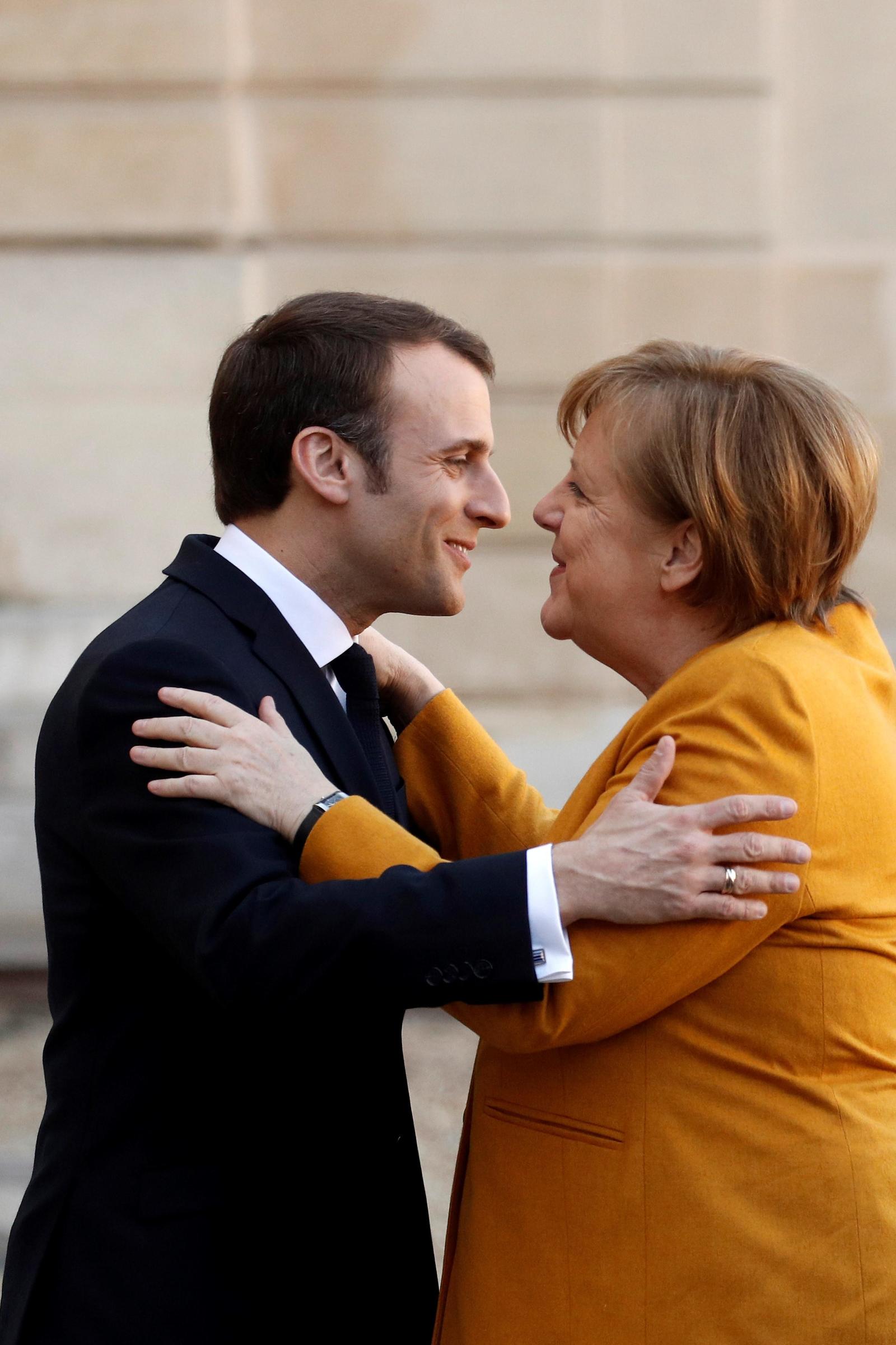 Macron y Merkel se mantienen firmes frente a May. (EFE)