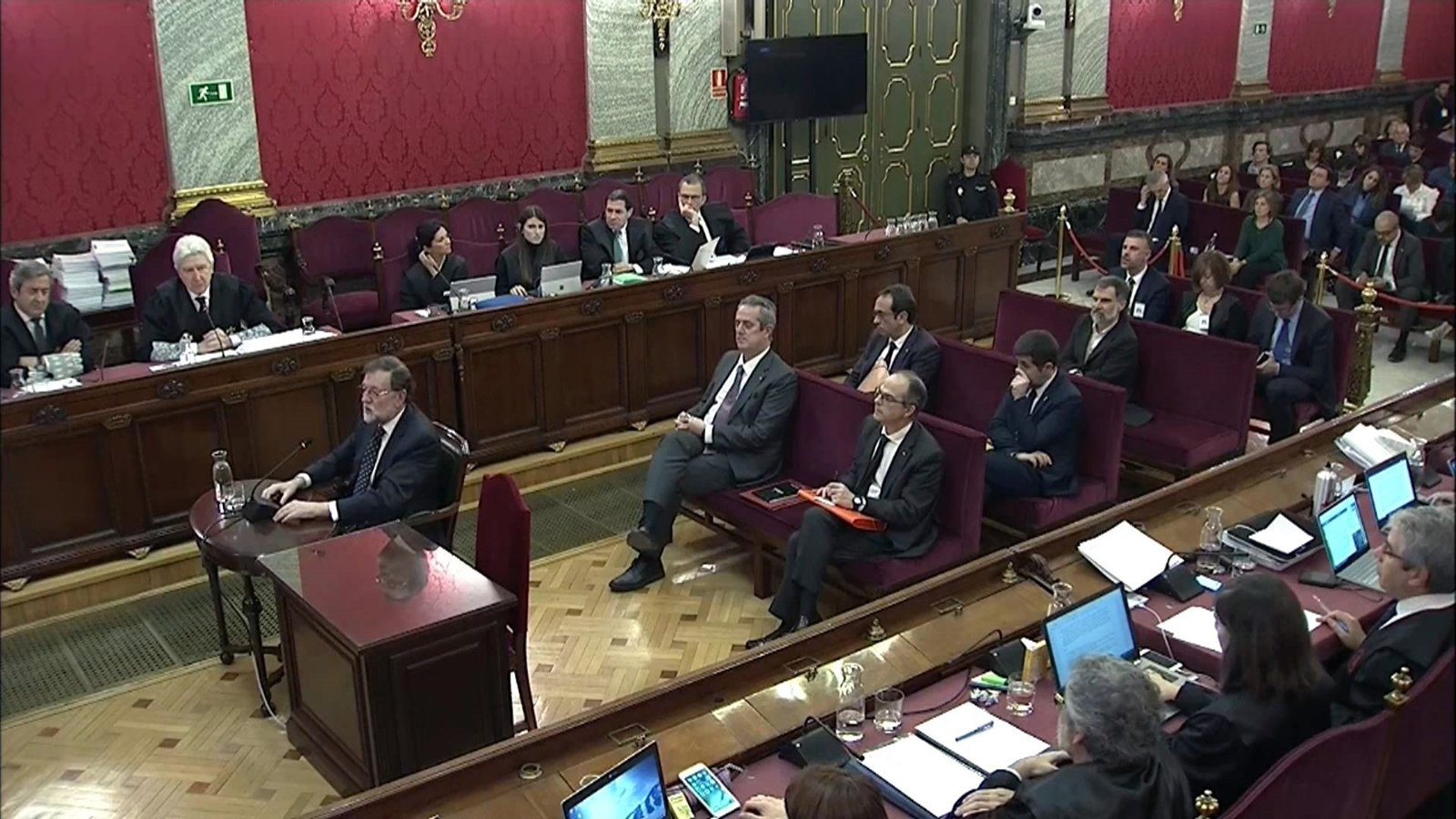 Mariano Rajoy y Soraya Sáez de Santamaría fueron los dos principales testigos de la sesión de ayer del juicio. (EFE)
