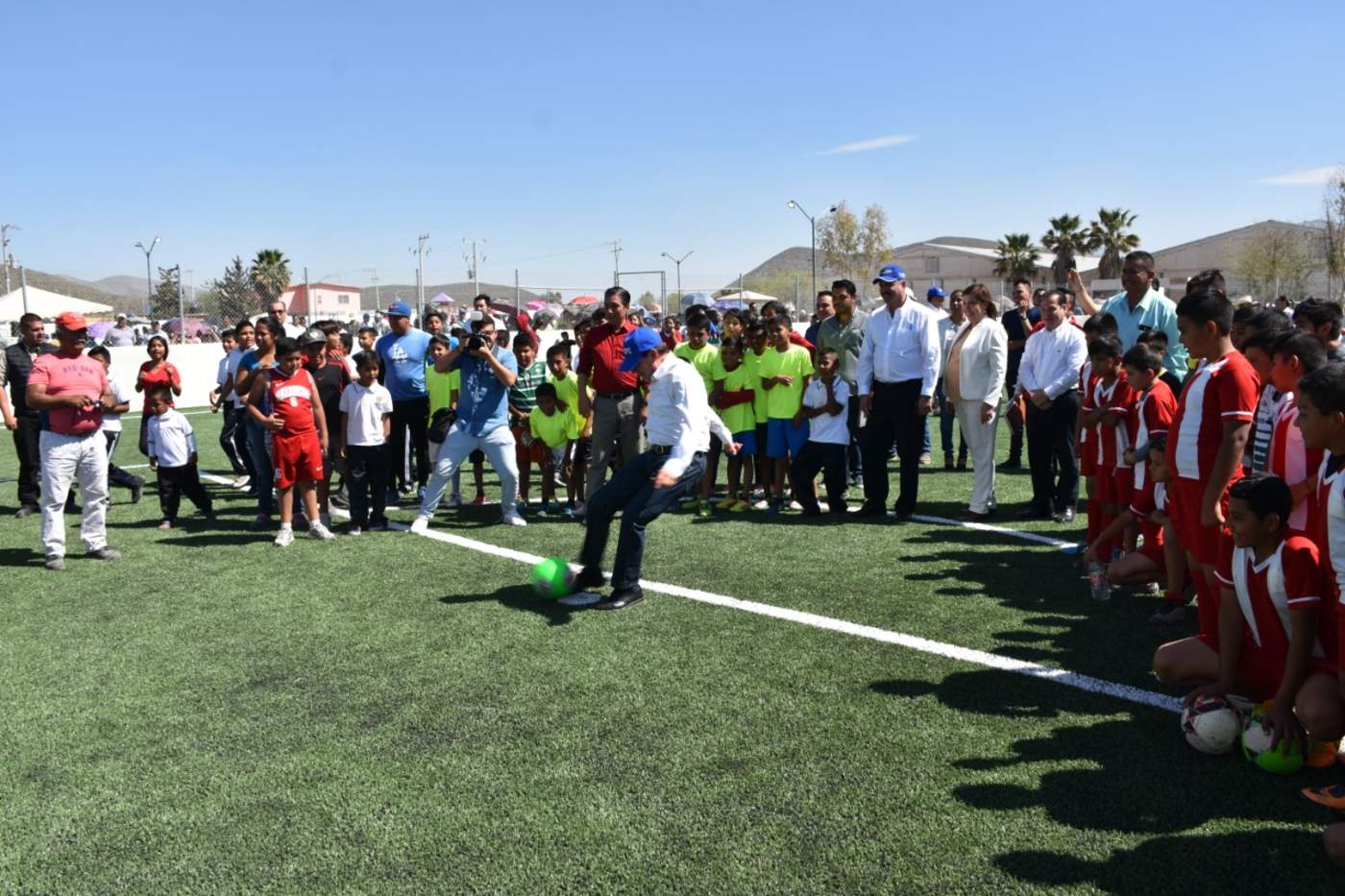 Achem y Aispuro inauguran primera etapa del polideportivo de Villa Nazareno