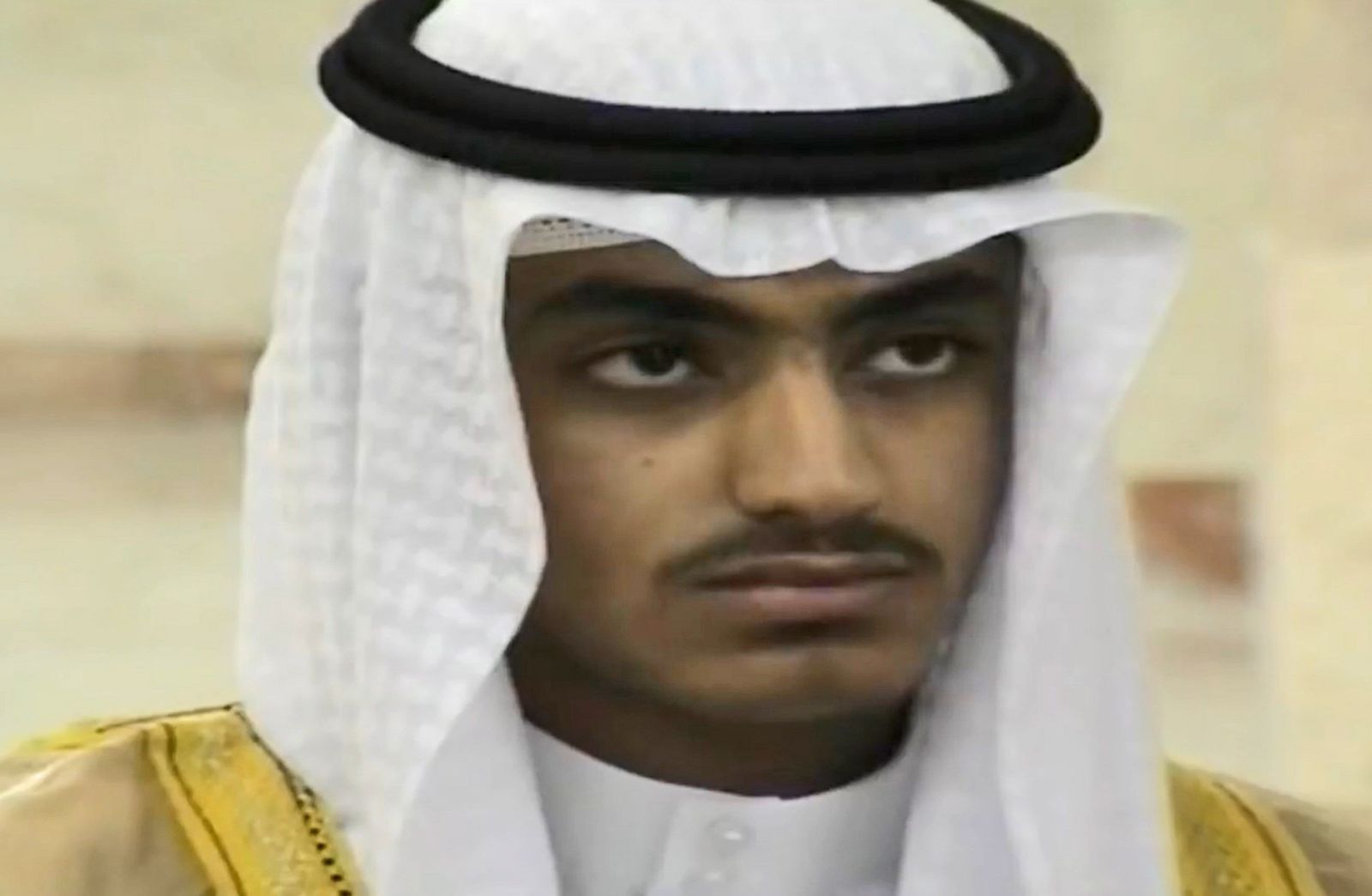 Ayer las autoridades de Arabia Saudita retiraron la nacionalidad saudí al hijo de Bin Laden por considerarlo terrorista.