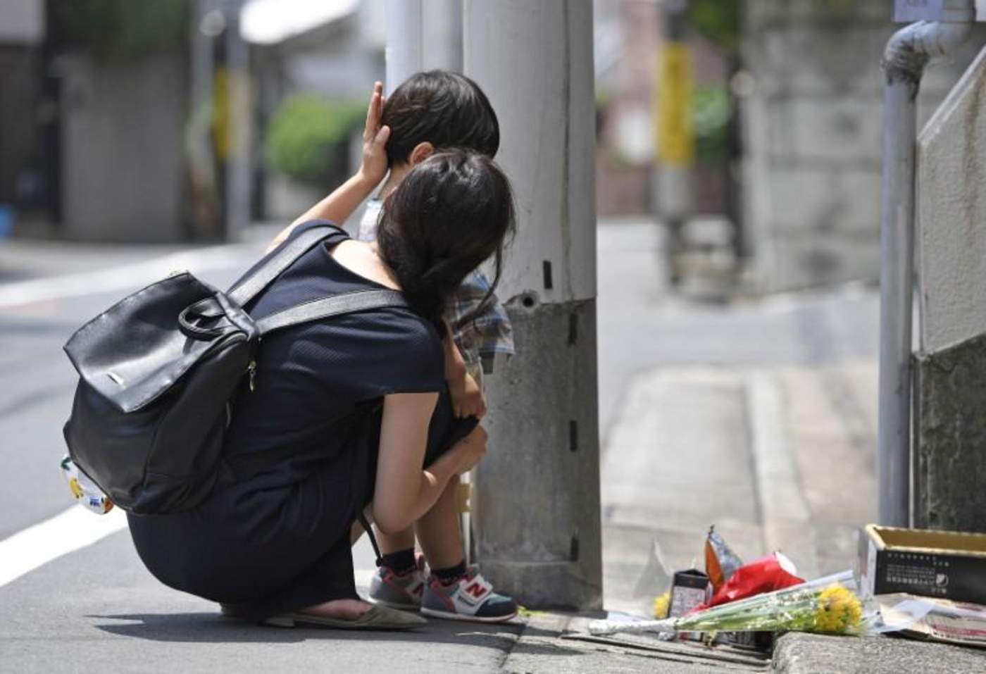 El Ejecutivo que lidera Shinzo Abe tiene previsto revisar la normativa vigente, que prohíbe el maltrato infantil aunque no estipula con claridad qué tipo de casos pueden considerarse como castigo corporal, señalaron fuentes gubernamentales a la agencia local Kyodo. (ARCHIVO)