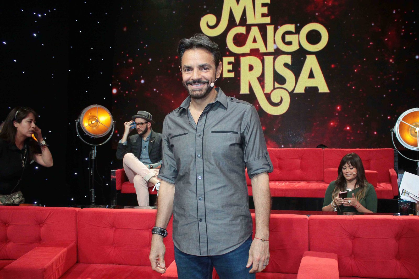 De visita. El actor Eugenio Derbez volvió a pisar los foros de Televisa, donde se encontró con grandes amigos.