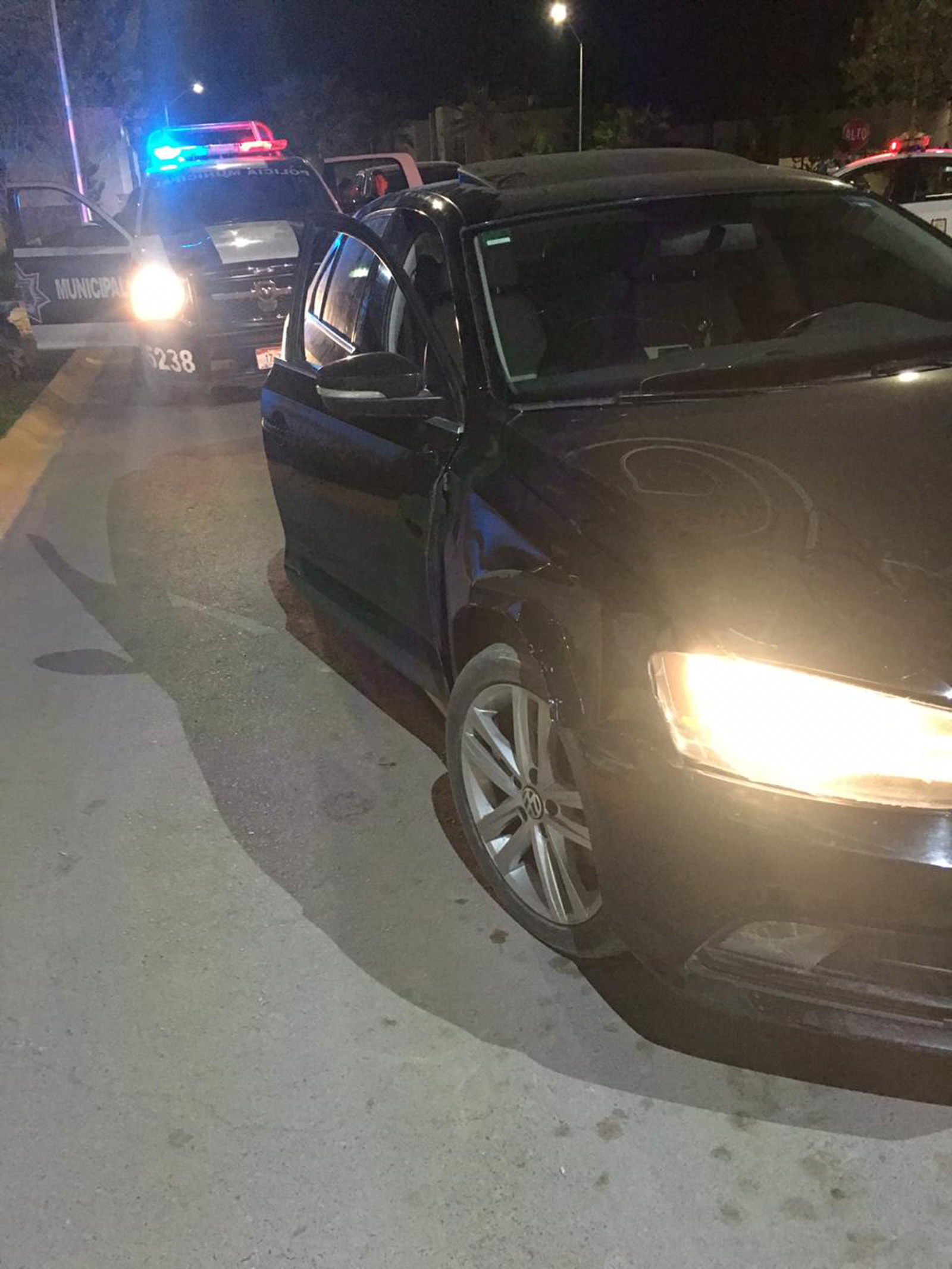 Presuntamente el hombre causó daños con su vehículo en un fraccionamiento cerrado de la ciudad de Torreón.