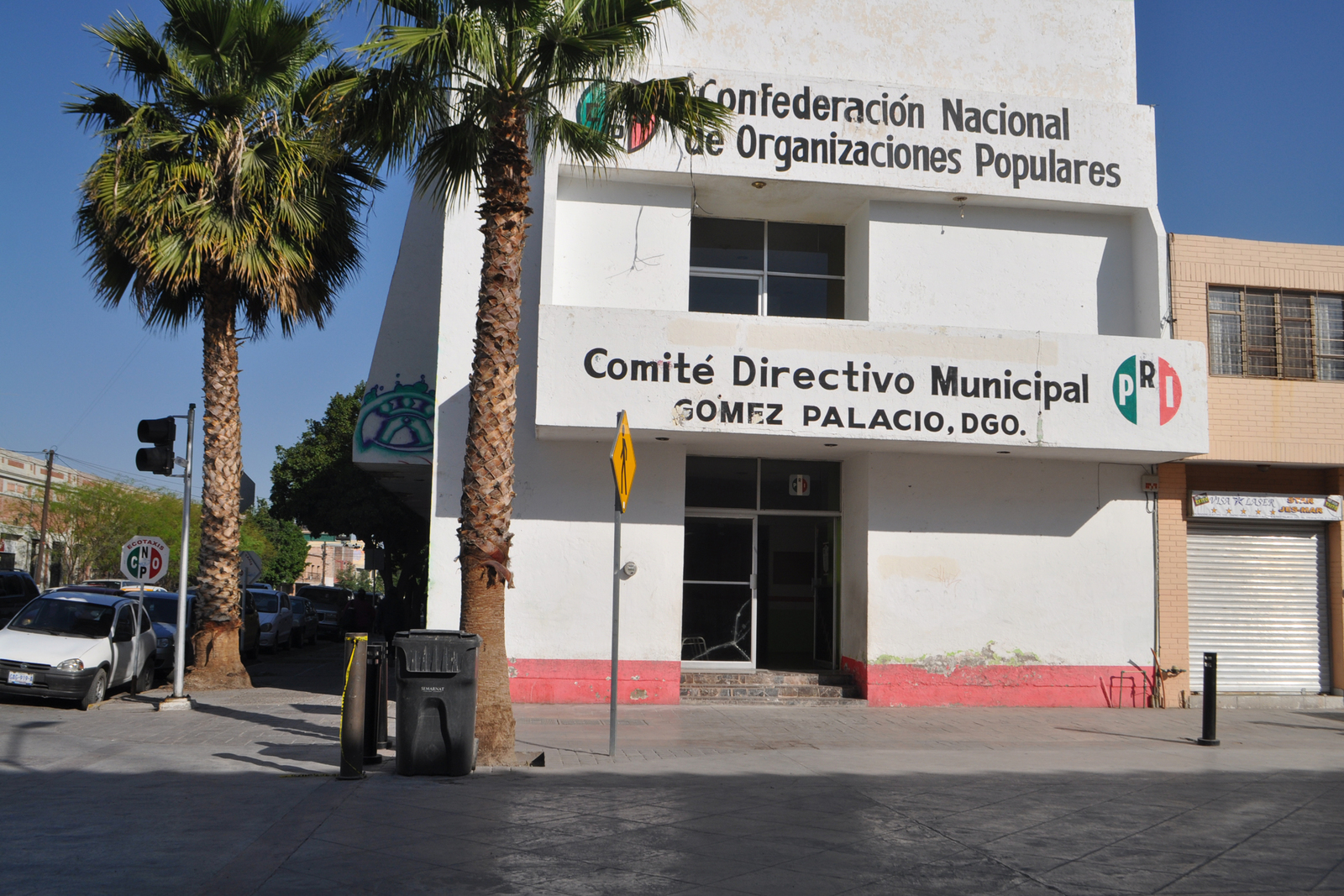 Abrió el PRI de Gómez Palacio su programa para el refrendo y registro de militantes del partido. Esperan nuevos cuadros. (EL SIGLO DE TORREÓN)