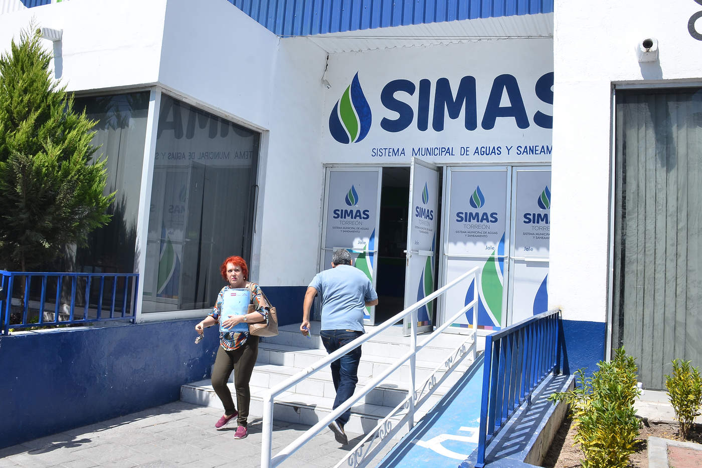 Las oficinas del Simas ya tienen 'luz', sin embargo, ahora la CFE cortó el suministro a dos bombas. (ERNESTO RAMÍREZ) 