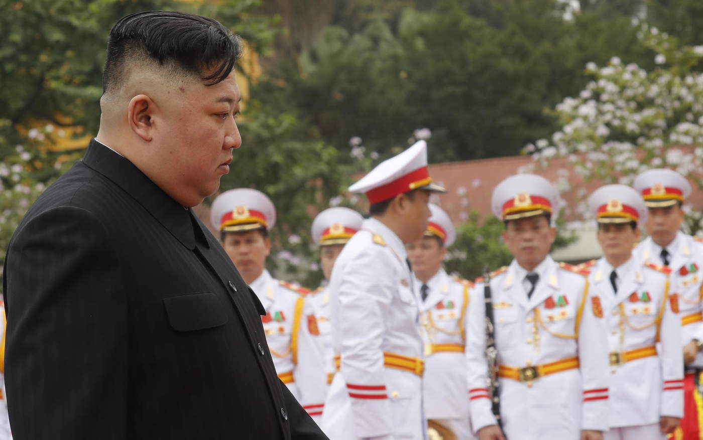 Kim llega a Pyonyang tras visita a Vietnam y cumbre con Trump
