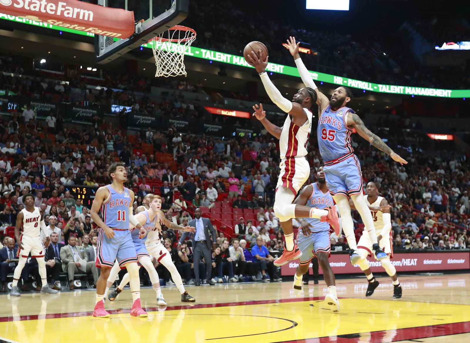 Wade rompe marca de Jordan en triunfo del Heat