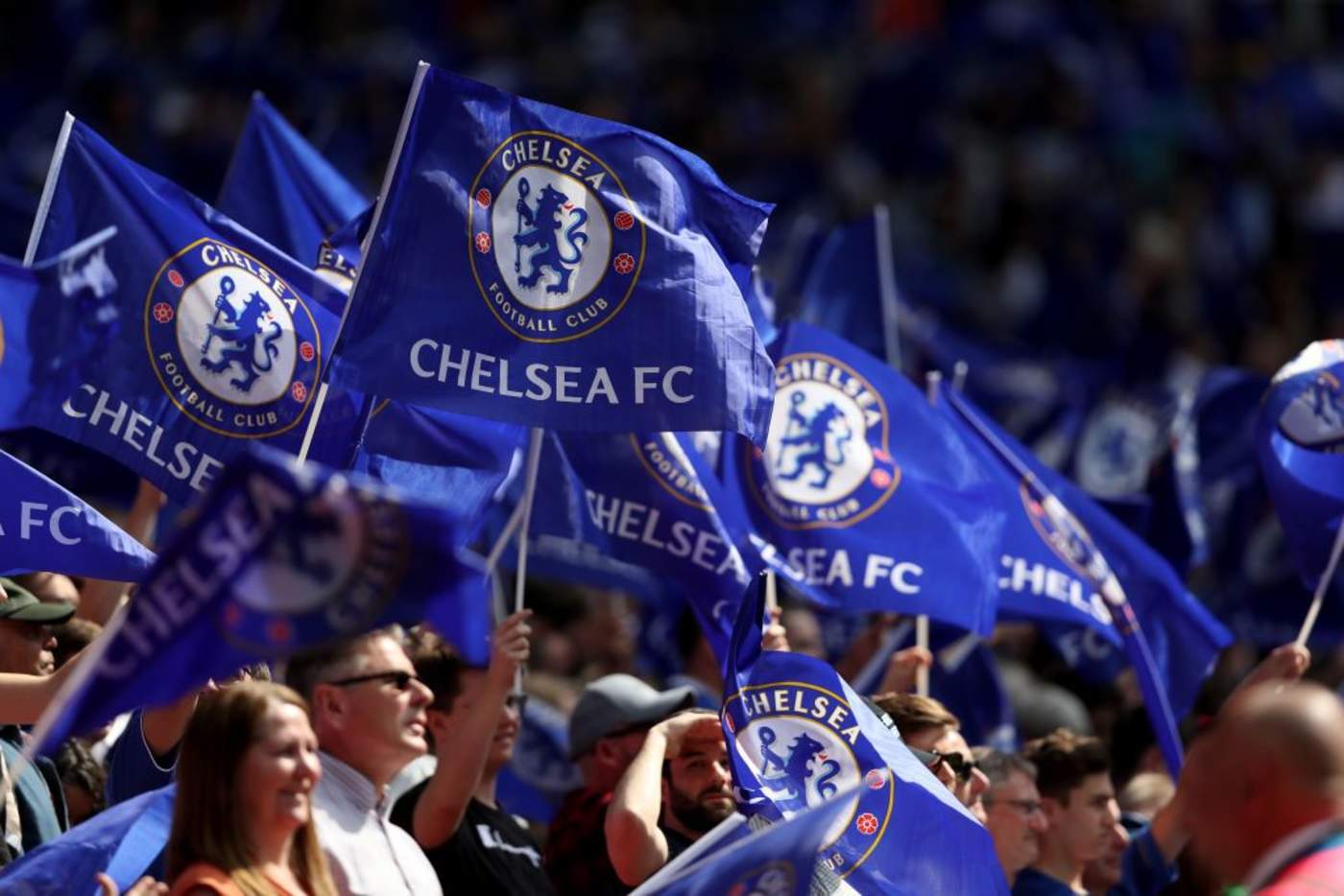 Chelsea dijo que impugnaría la prohibición de registrar nuevos jugadores hasta enero de 2020, que la FIFA le impuso por infringir las normas diseñadas para proteger a futbolistas adolescentes. (Especial)