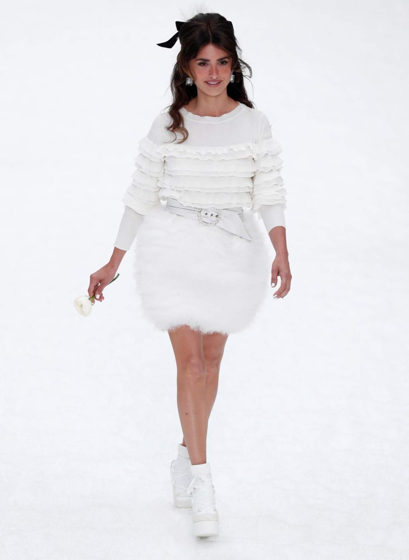 Penélope Cruz desfiló en la pasarela de Chanel. (EFE) 