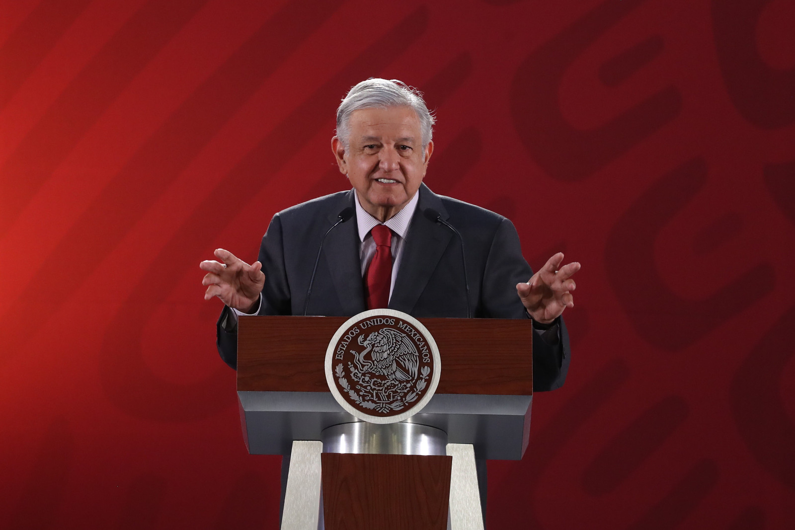 El presidente Andrés Manuel López Obrador dijo que a su Gobierno le 'toca pagar los platos rotos' de la política neoliberal. (EL UNIVERSAL)