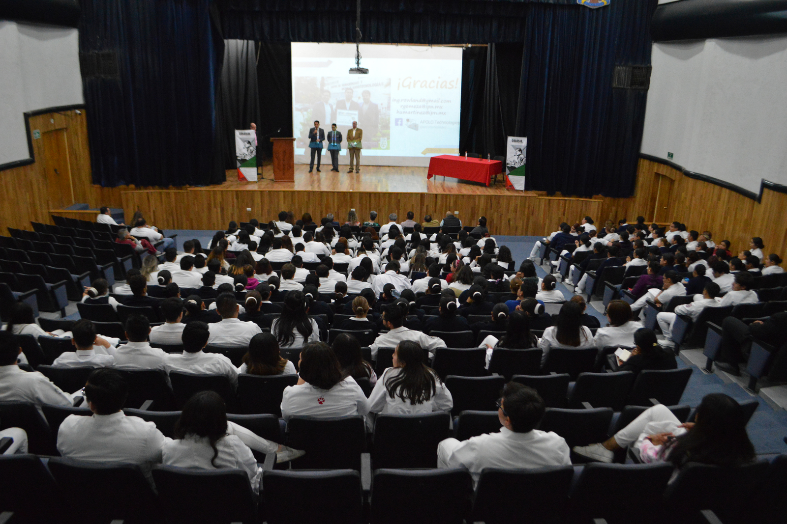 La charla de los investigadores se realizó el martes en la mañana en la Facultad de Medicina de Torreón, organizó Fundación Colosio. (ROBERTO ITURRIAGA)