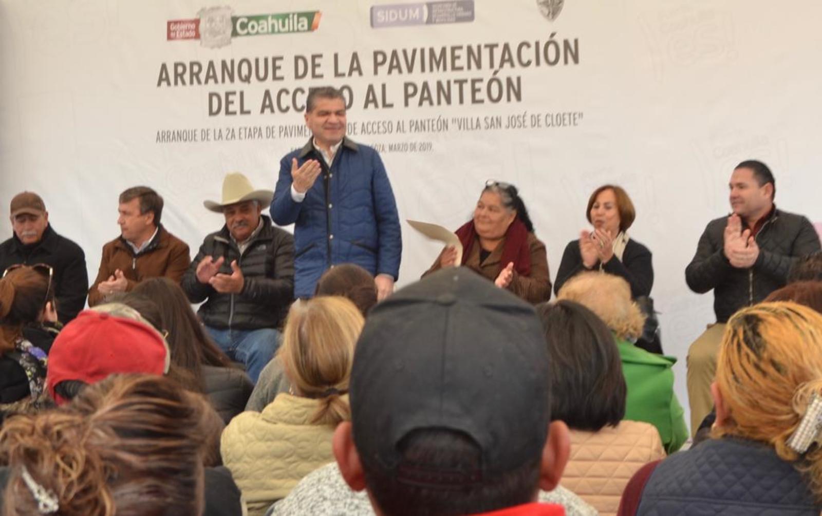 El gobernador puso en marcha en los municipios de San Juan de Sabinas, Sabinas y Múzquiz diversas obras de pavimentación.